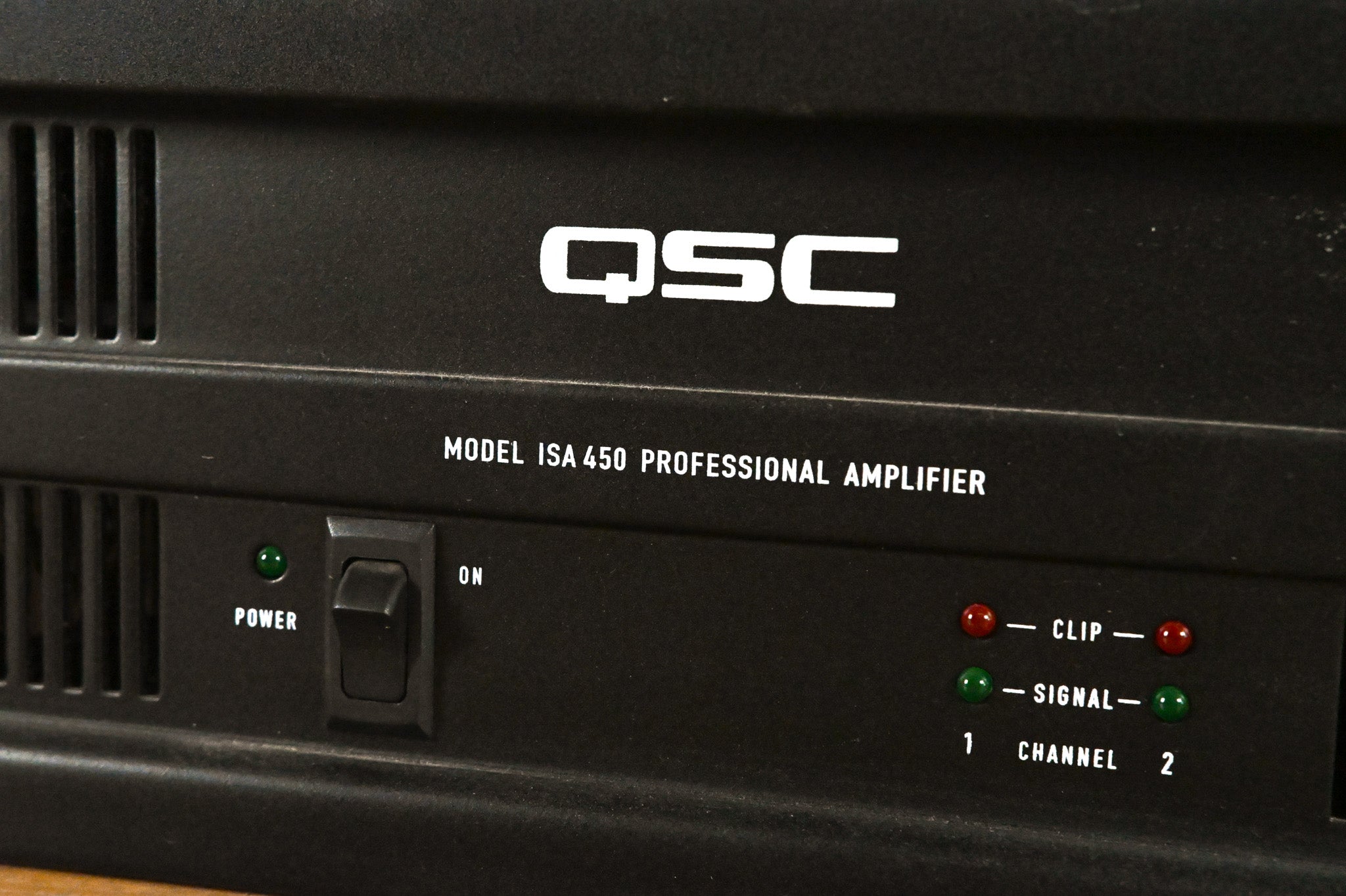 QSC ISA450 2-Channel Installation Power Amplifier