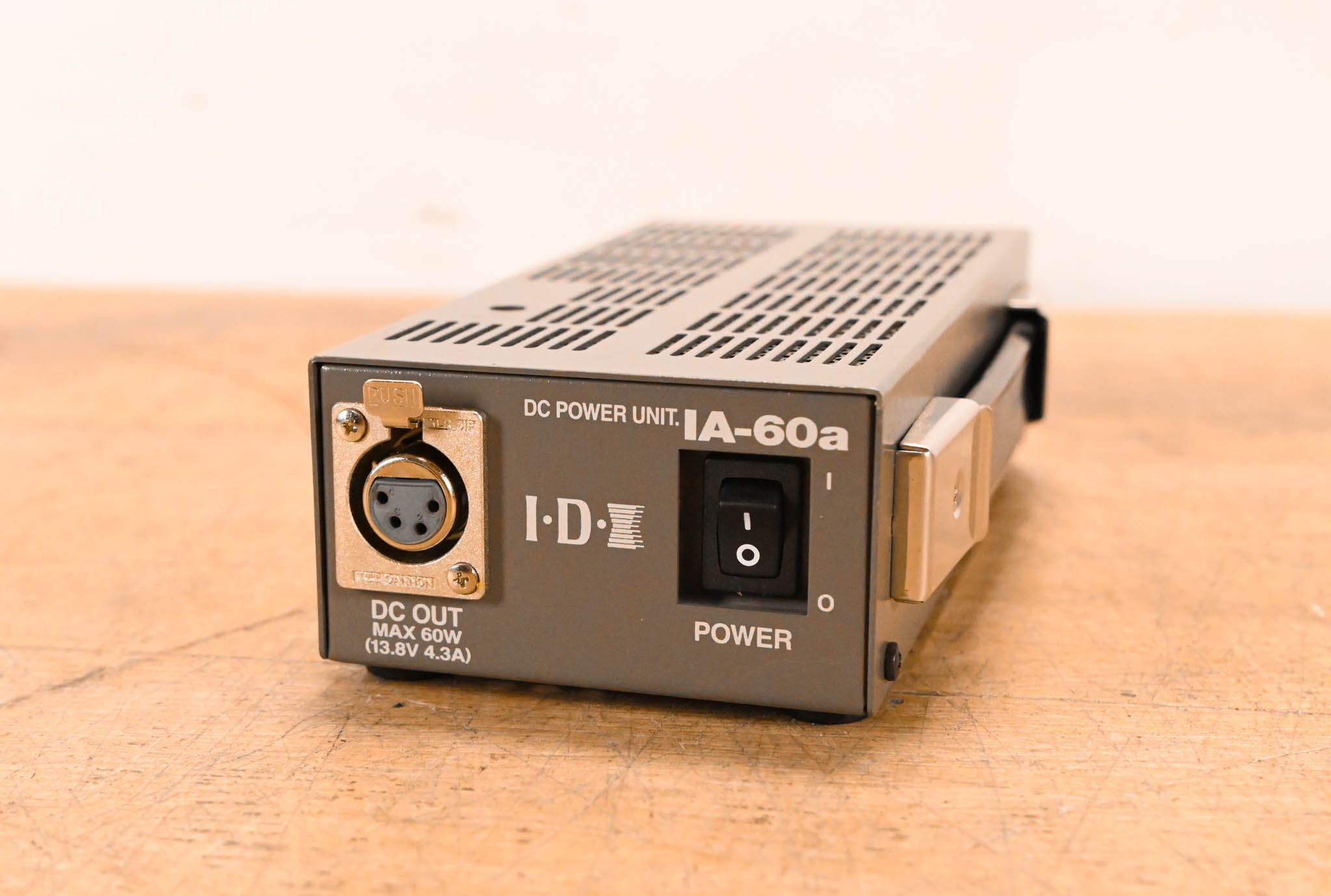 IDX System Technology IA-60a Single-Channel DC Power Supply