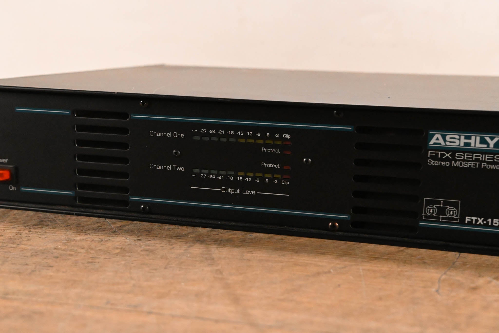 Ashly FTX-1501 FTX Series III Stereo MOSFET Power Amplifier
