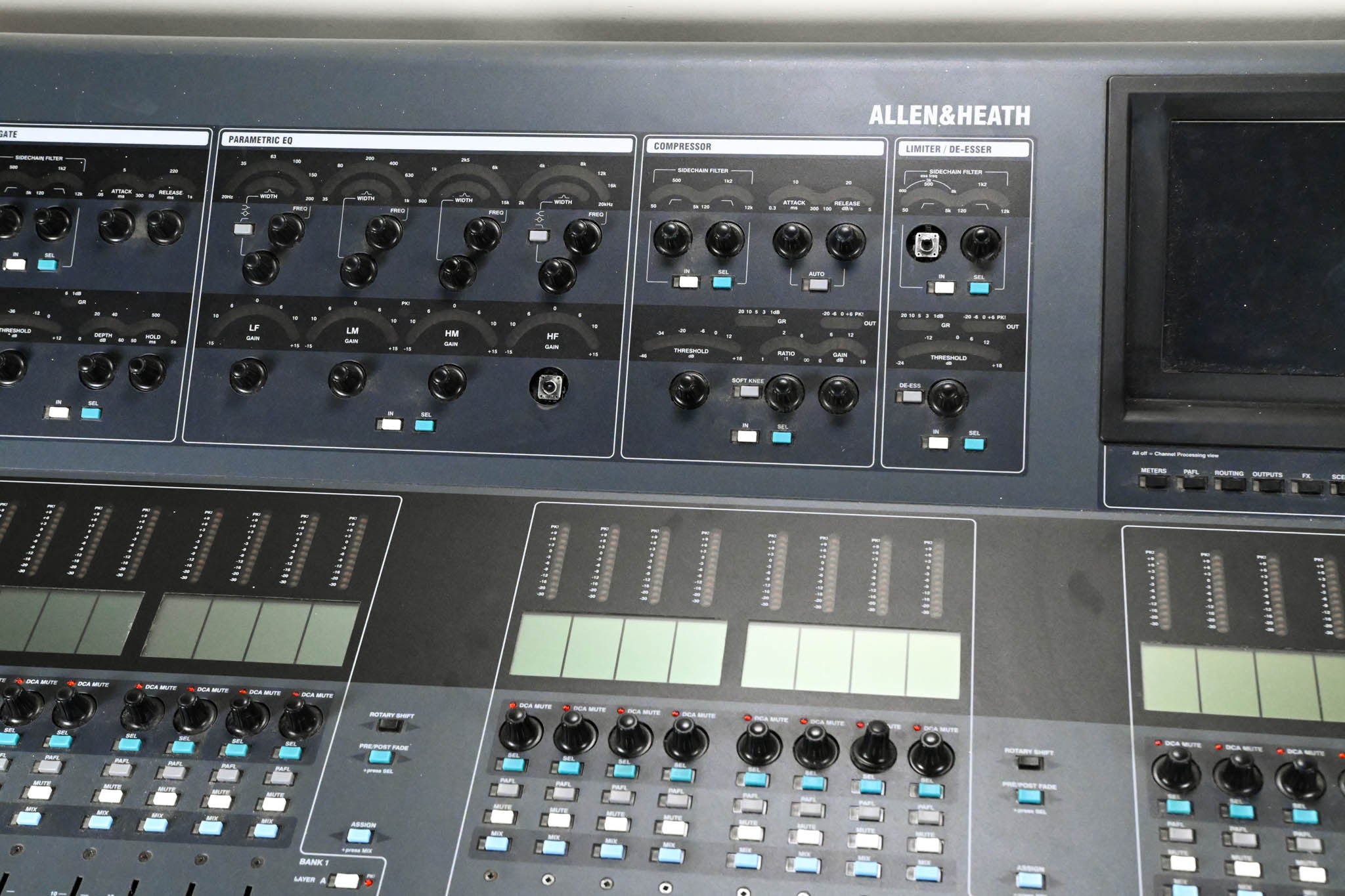 Allen & Heath iLive-T112 Mixing Surface with iDR-32 Fixed-Format MixRack