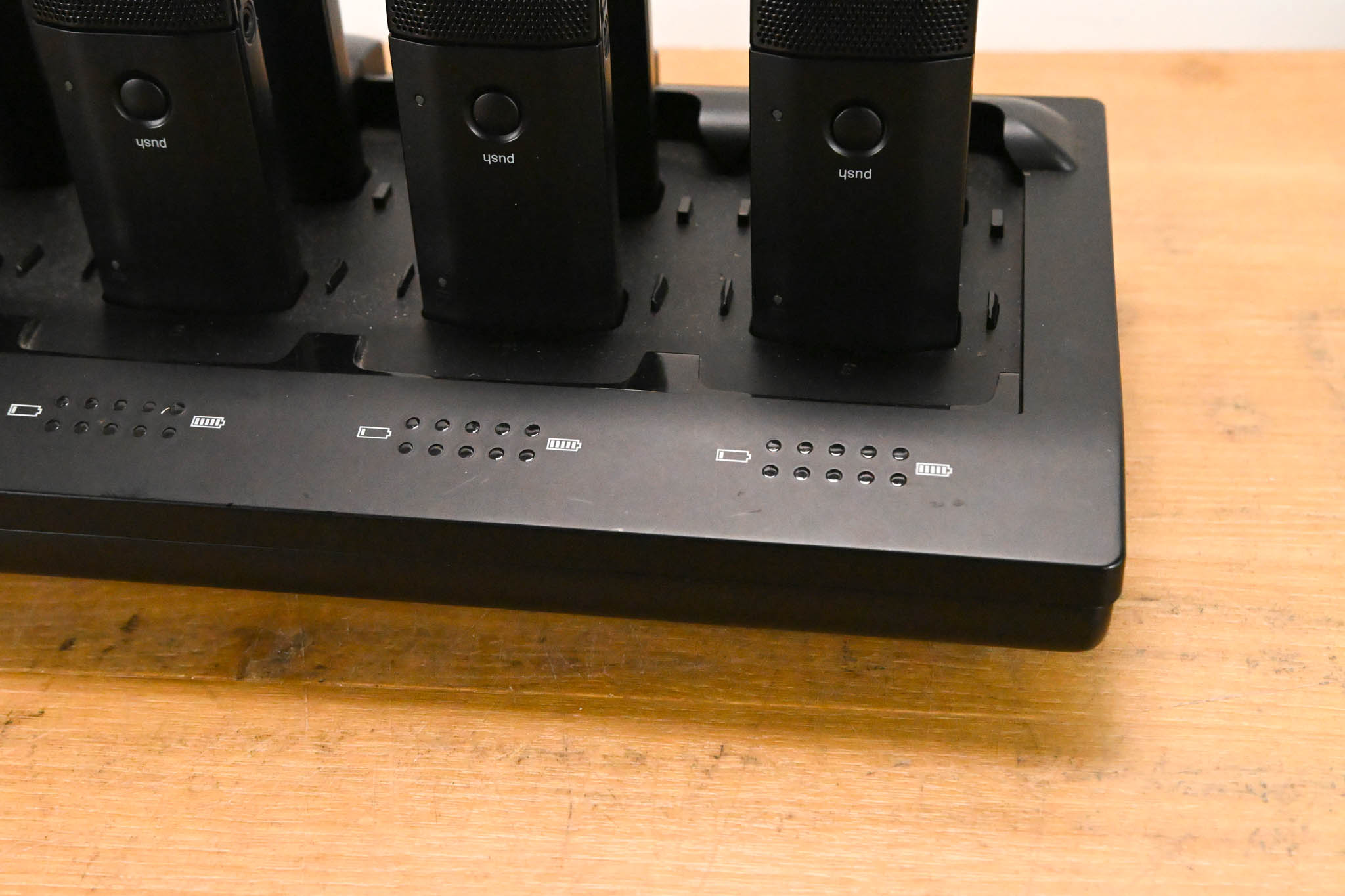 Shure MXWNCS8 Charging Station w/ MXW6 Boundary Mics (NO POWER SUPPLY)