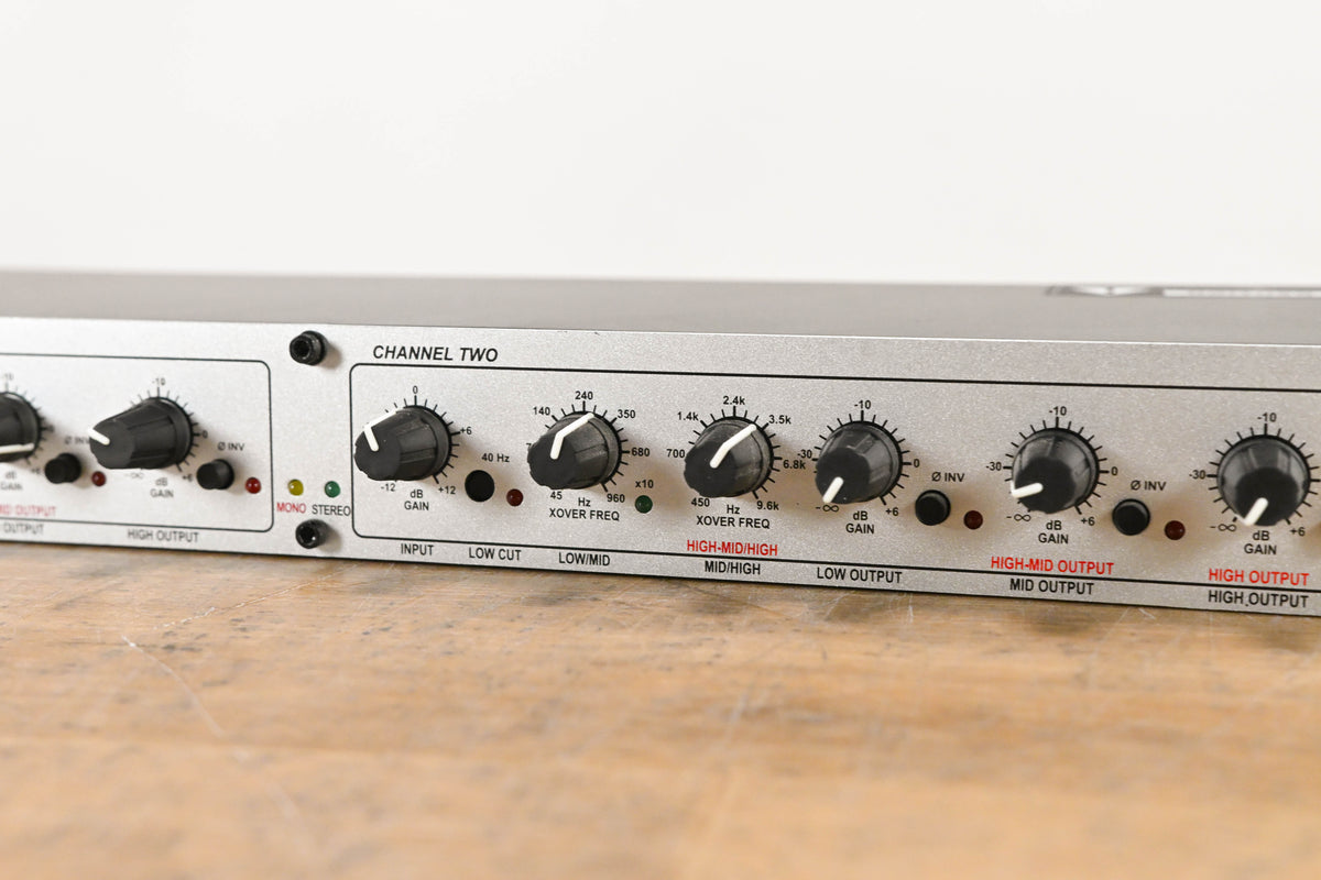 dbx 234xs 2/3-Way Stereo, 4-Way Mono Crossover