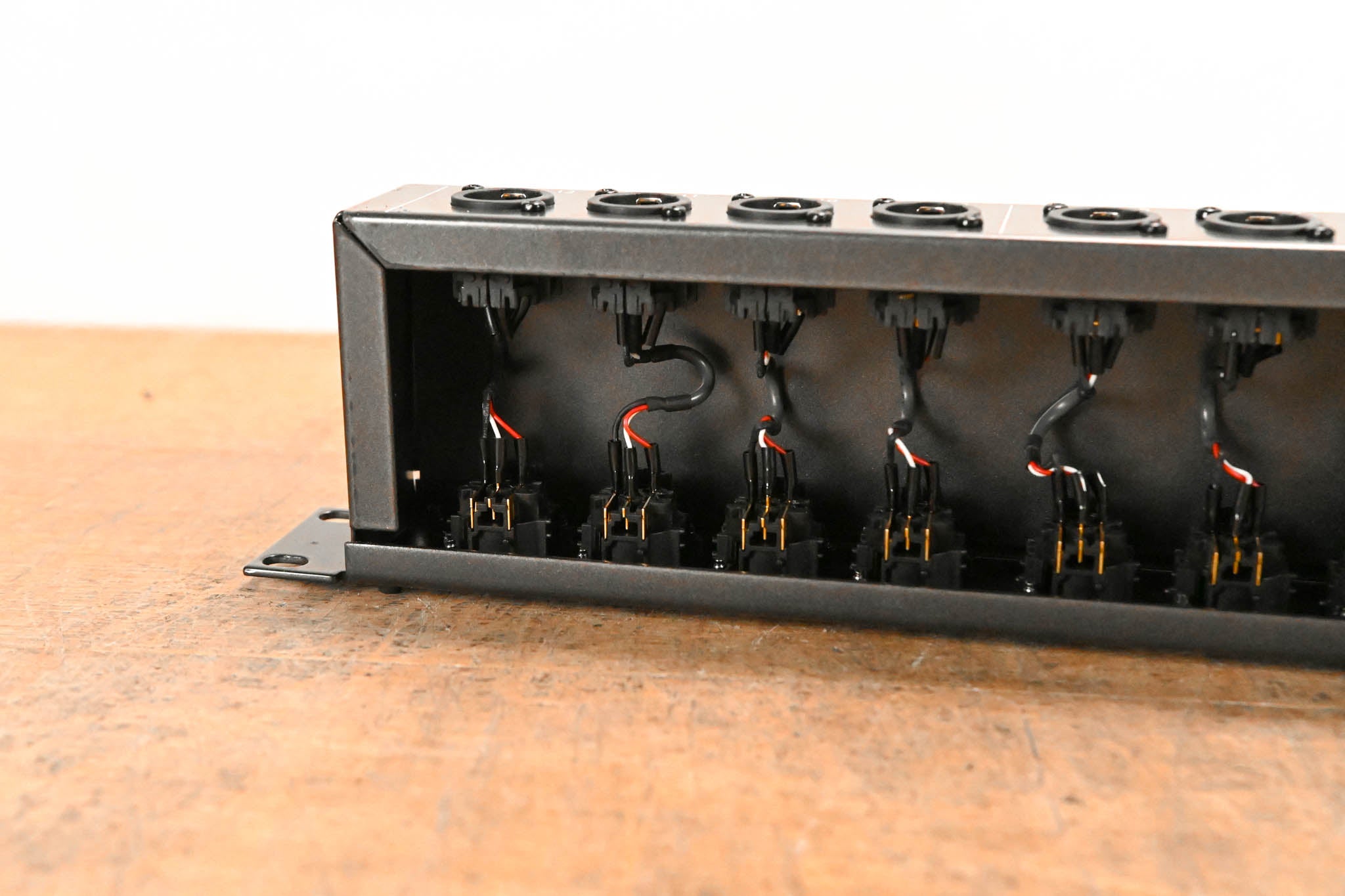 Hosa PDR-369 XLR3F to XLR3M Patch Bay