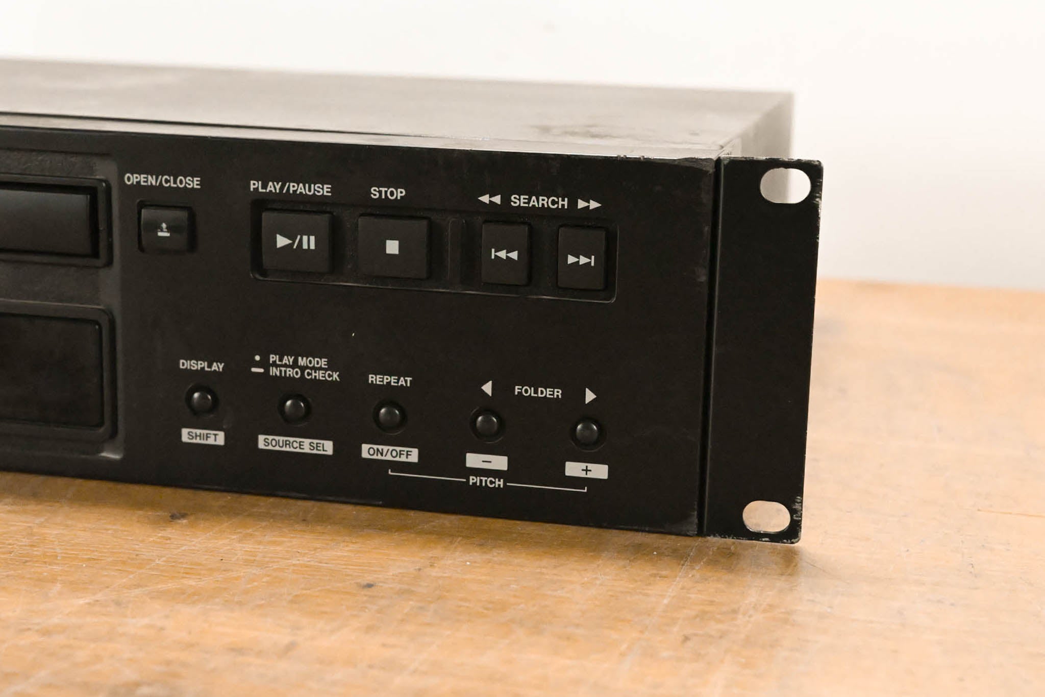 TASCAM CD-200iL Professional CD Player & iPod Dock