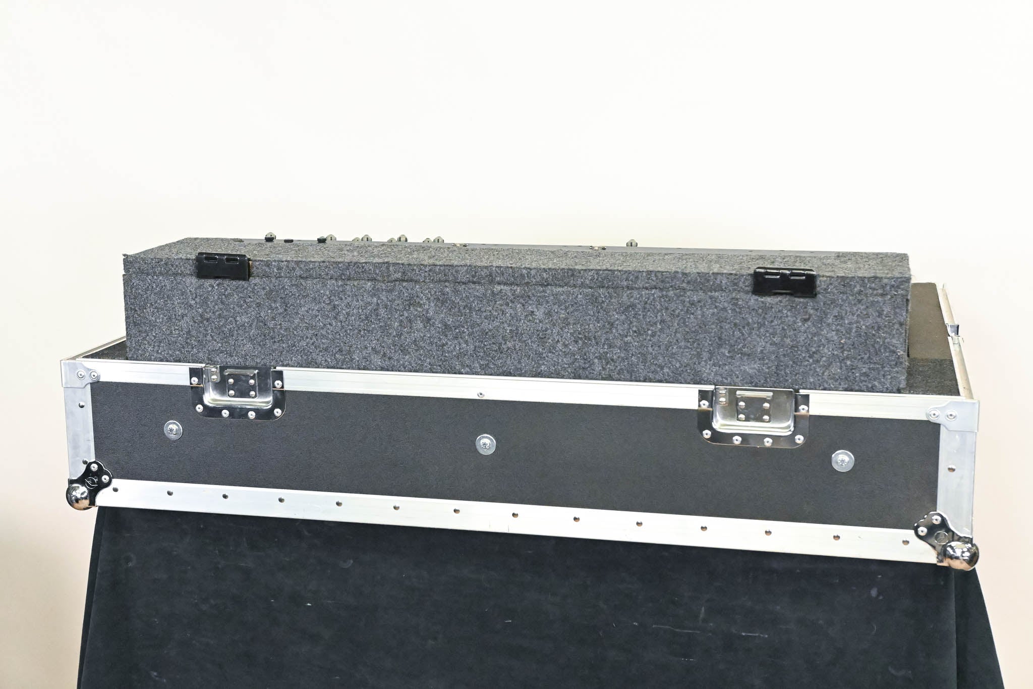 AVID VENUE SC48 Digital Audio Mixing Console with Road Case