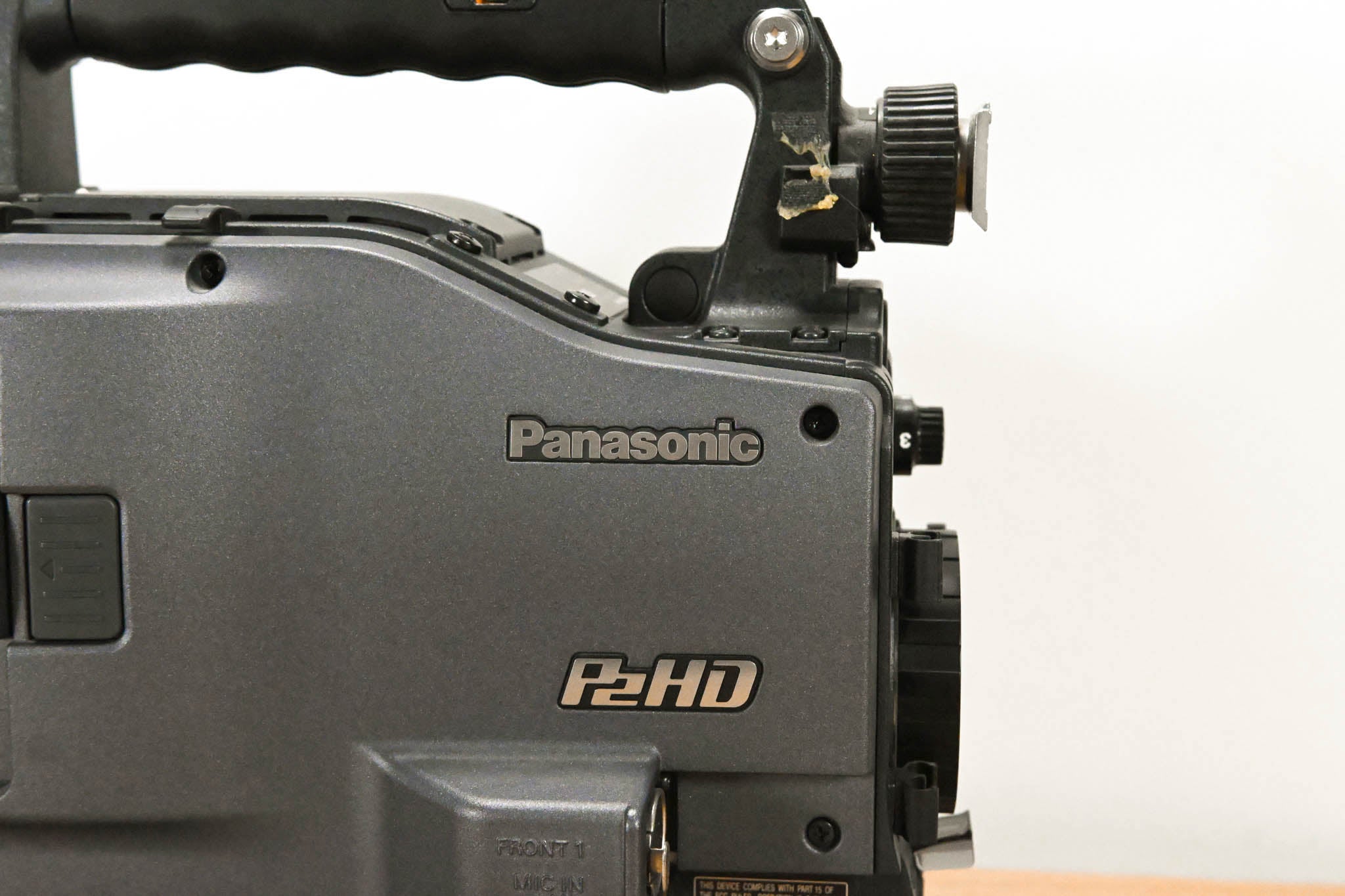 Panasonic AG-HPX500P 2/3" Shoulder-Mounted P2HD Camcorder
