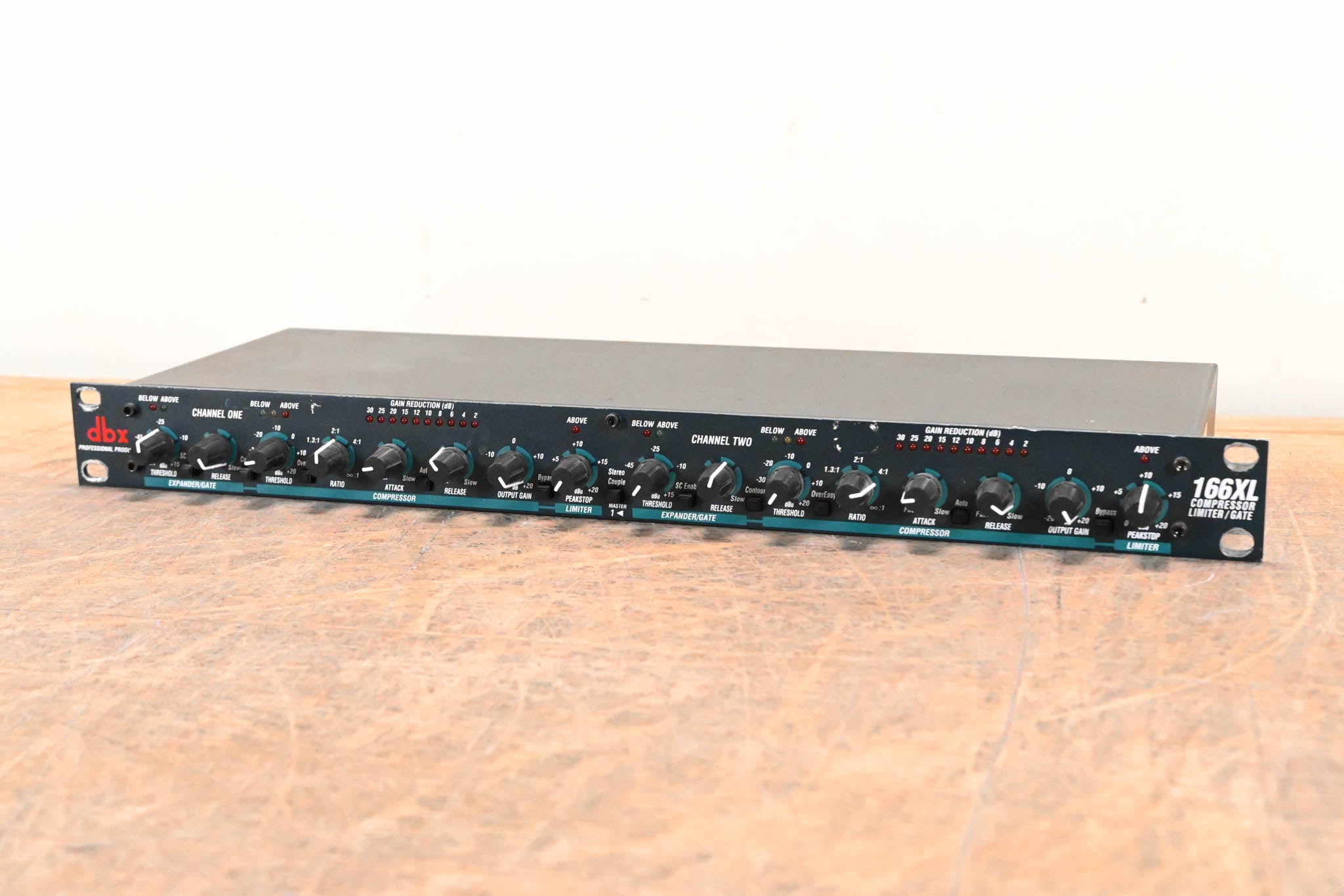 dbx 166XL 2-Channel Compressor/Limiter/Gate