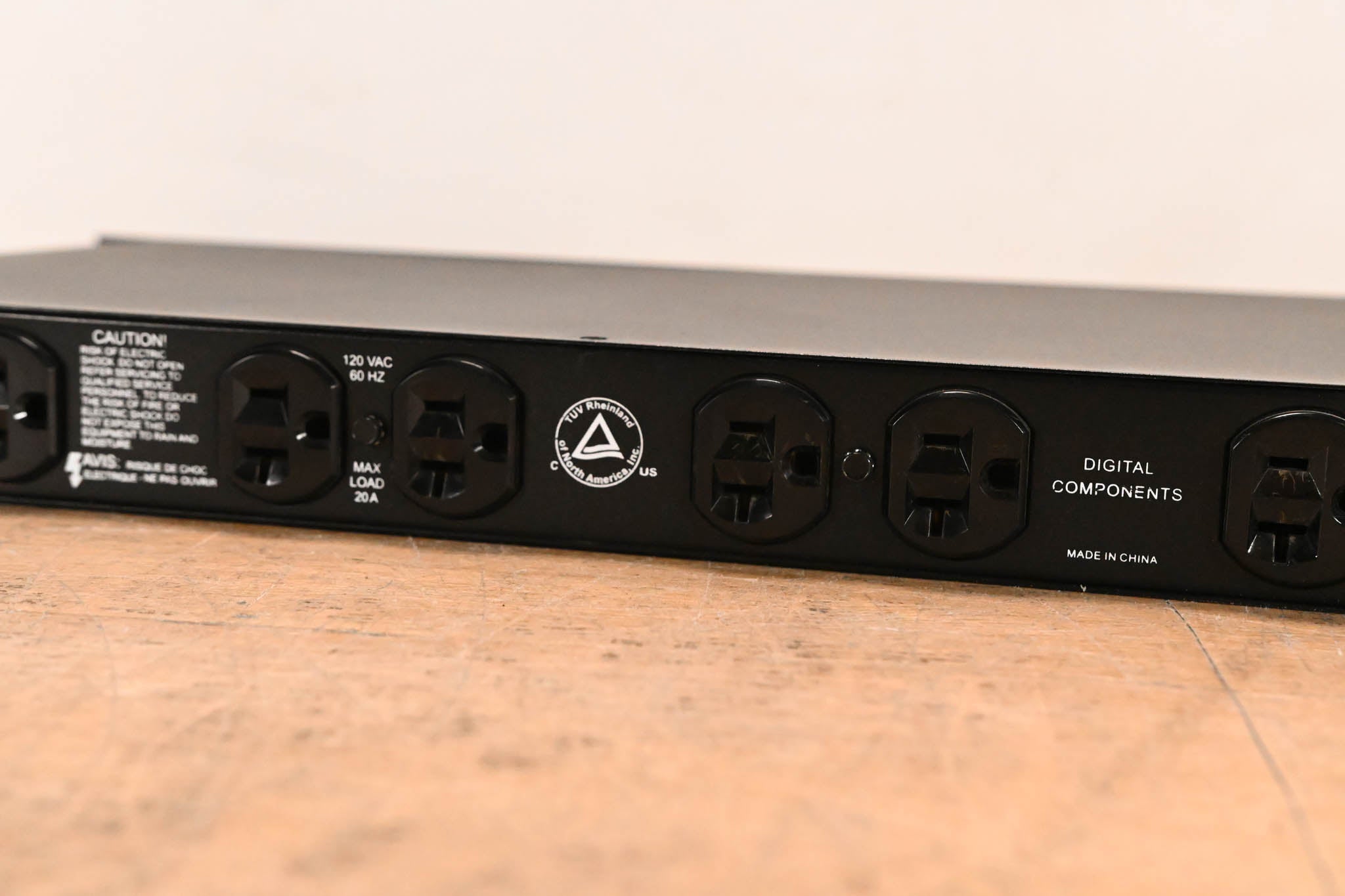 Furman PL-8 Pro Series II Power Conditioner, Distributor