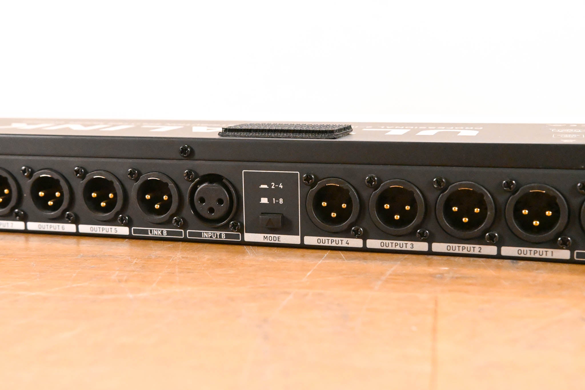 Behringer ULTRALINK DS2800 2-Input 8-Output Distribution Splitter