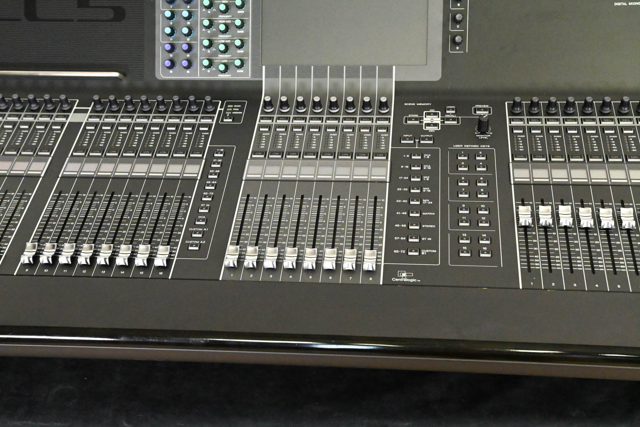 Yamaha CL5 72-Channel Digital Mixing Console