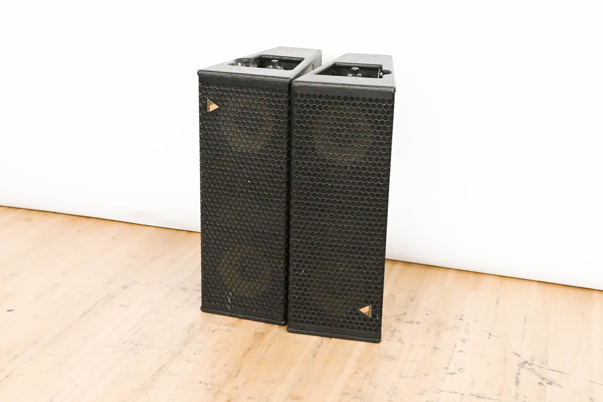 Adamson SpekTrix Wave Wide Angle Vertical Enclosure (PAIR)