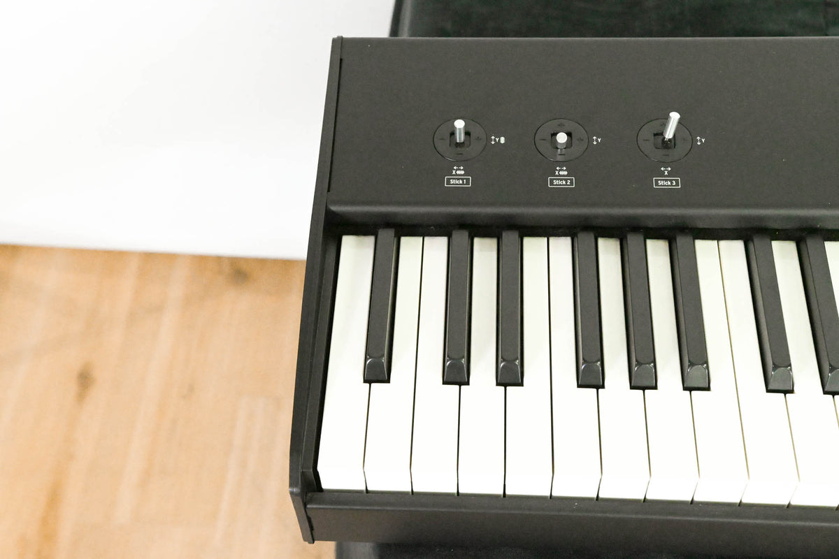 Studiologic SL88 Studio 88-key Keyboard Controller (NO POWER SUPPLY)