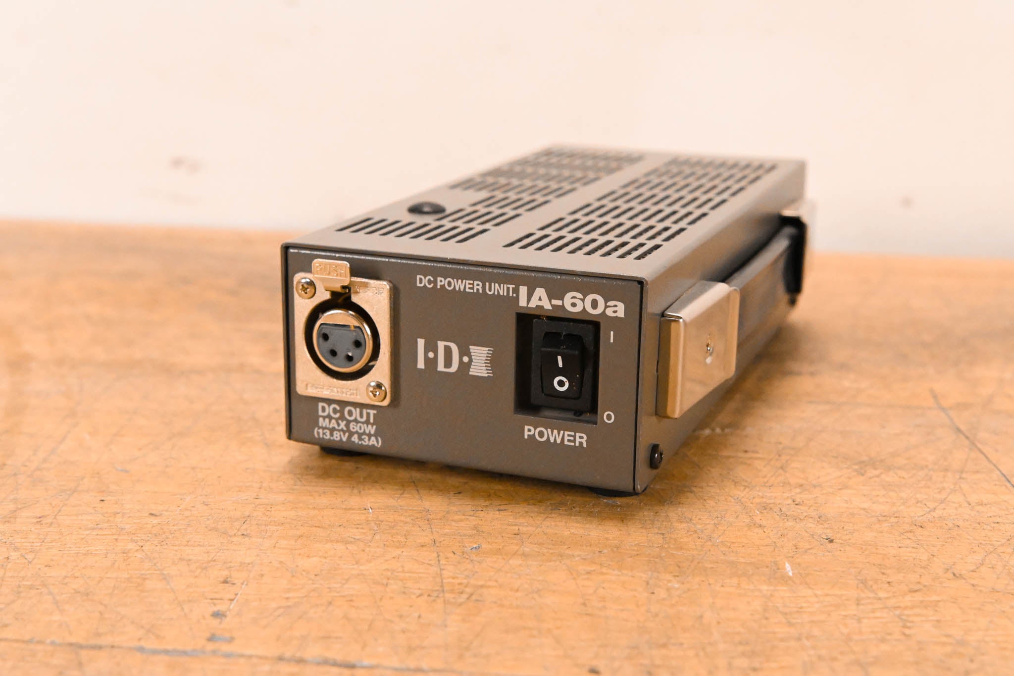 IDX System Technology IA-60a Single-Channel DC Power Supply