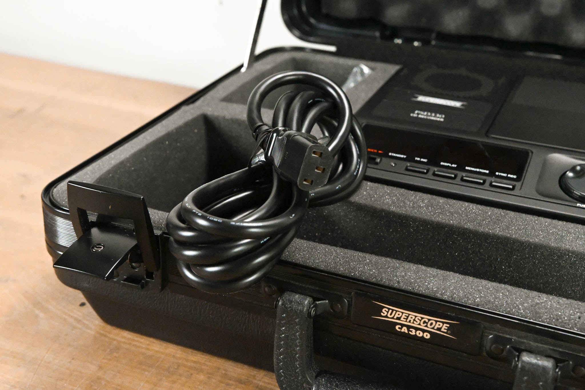 Superscope PSD330 Compact CD Player/Recorder with CA300 Carrying Case