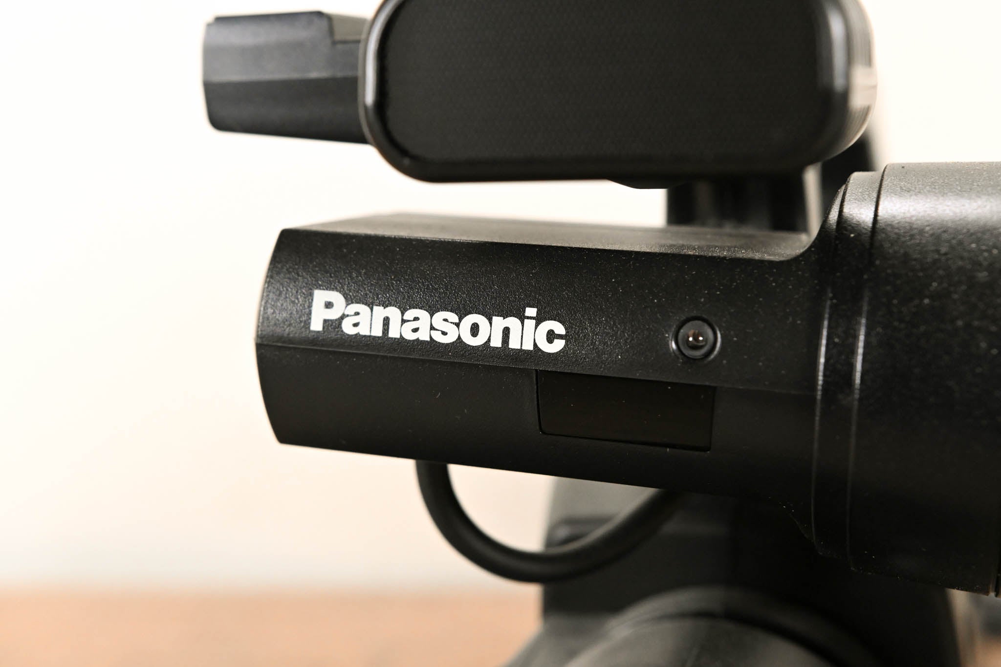 Panasonic AG-HMC80P 3MOS AVCCAM HD Shoulder-Mount Camcorder with Lens