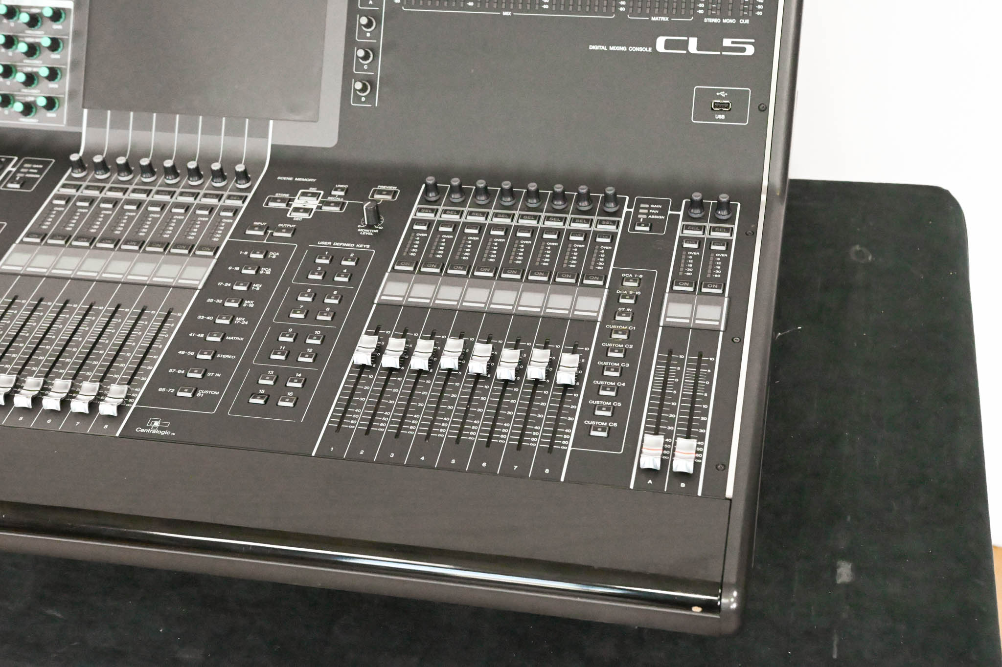 Yamaha CL5 72-Channel Digital Mixing Console