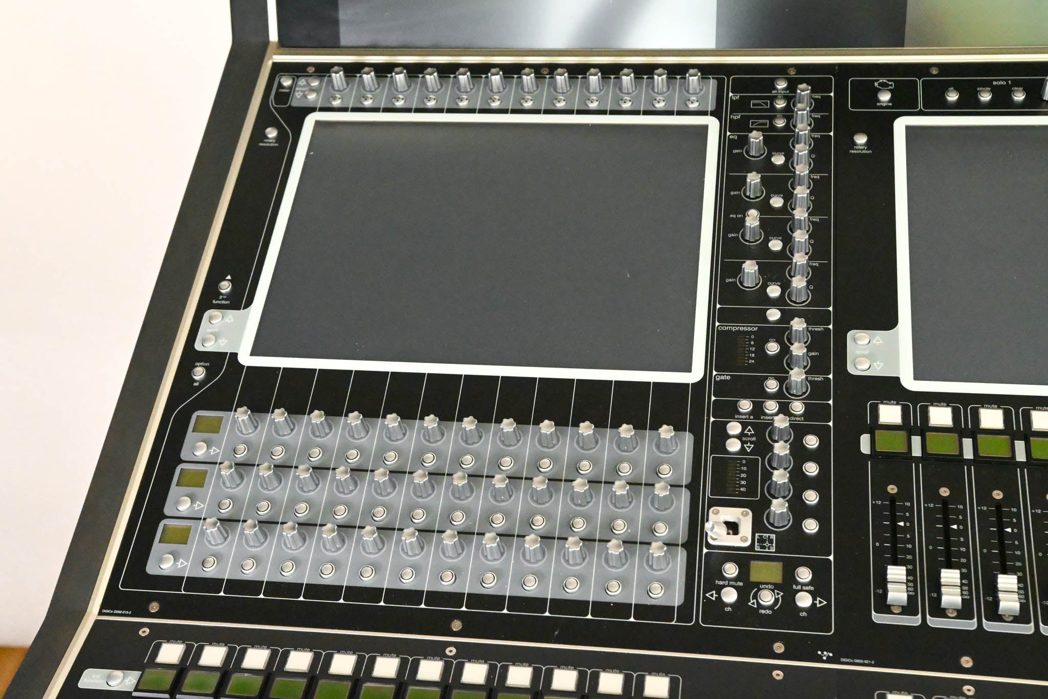 DiGiCo SD7 Digital Console w/Dual Engines, Waves, ST Optical & Road Case