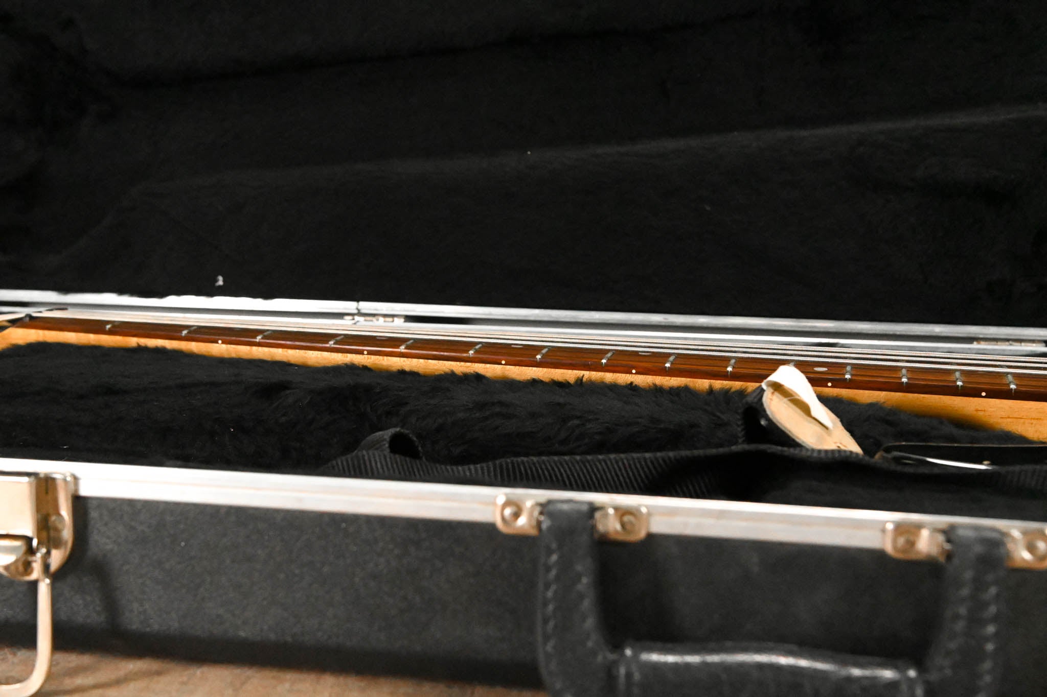 Peavey Forum 4-String Bass Guitar with Hard Case