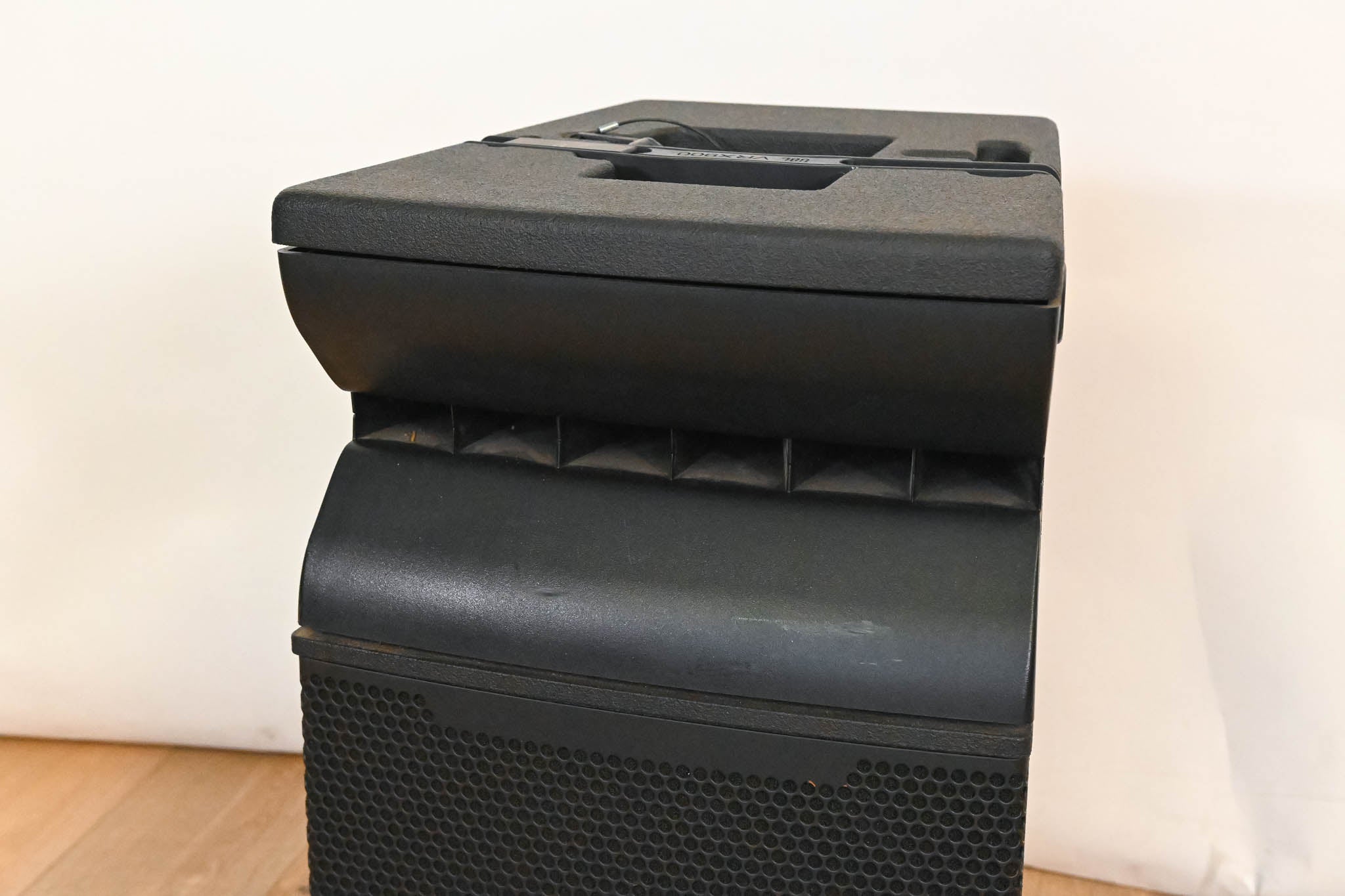 JBL VRX932LA-1 12" Two-Way Line Array Loudspeaker System