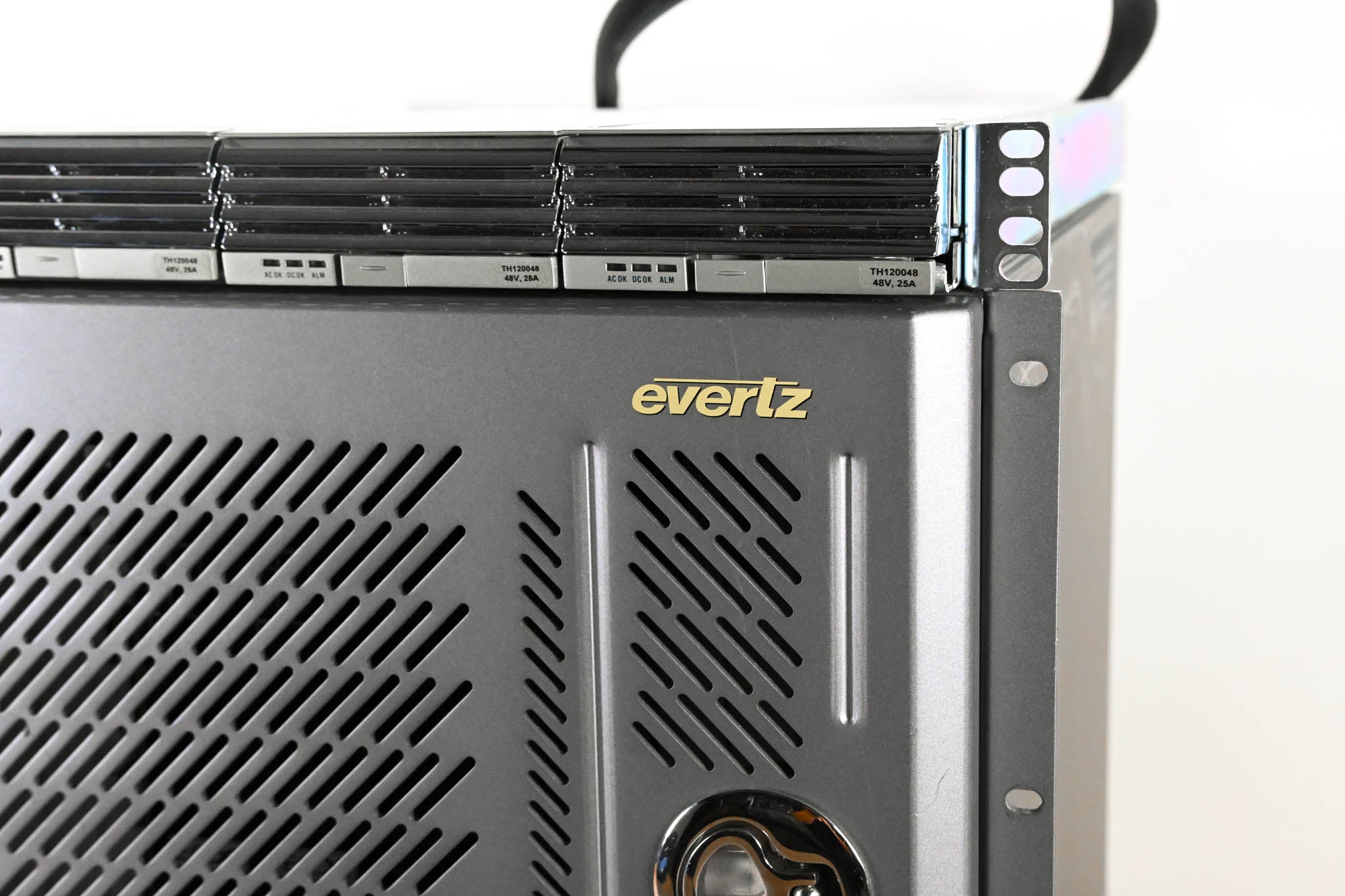 Evertz EQX10 Enterprise Hybrid Video/Audio/IP Router