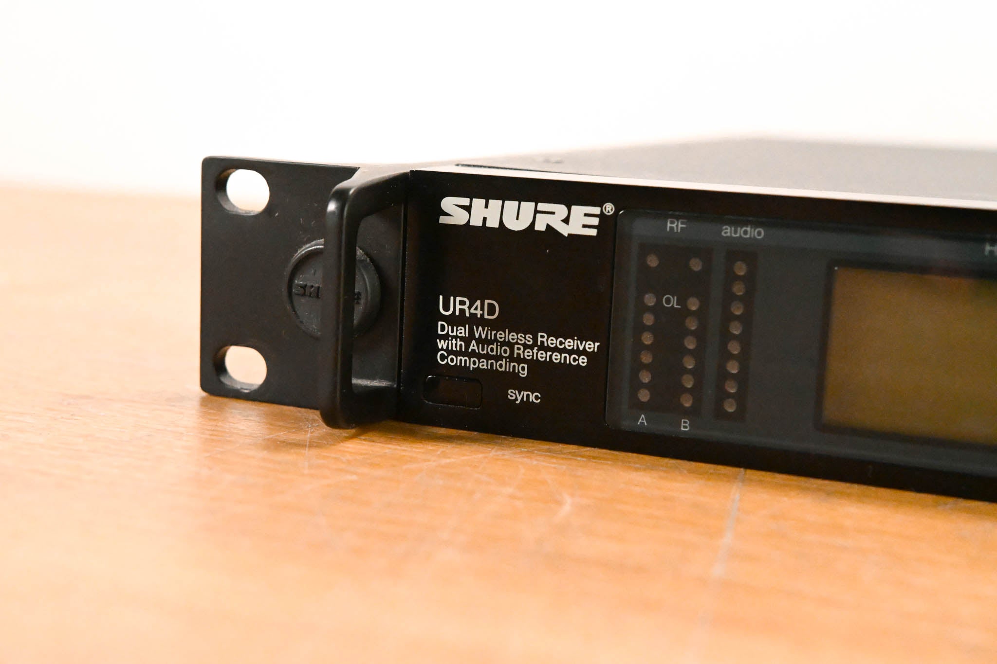 Shure UR4D Dual-Channel UHF Wireless Receiver - H4 Band: 518-578 MHz