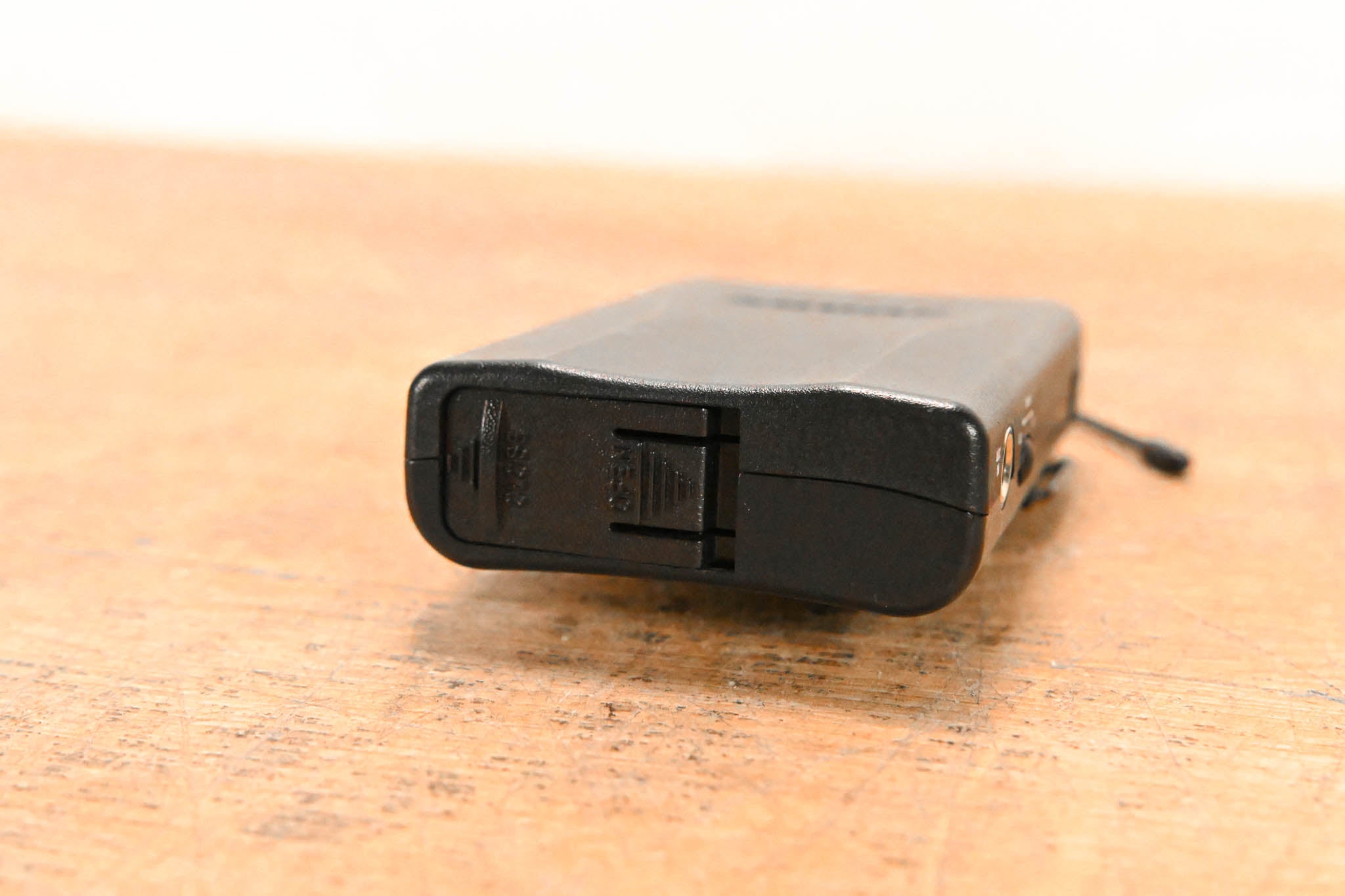 Shure P2R-H2 Wireless Bodypack Receiver - H2 Band: 518-554 MHz