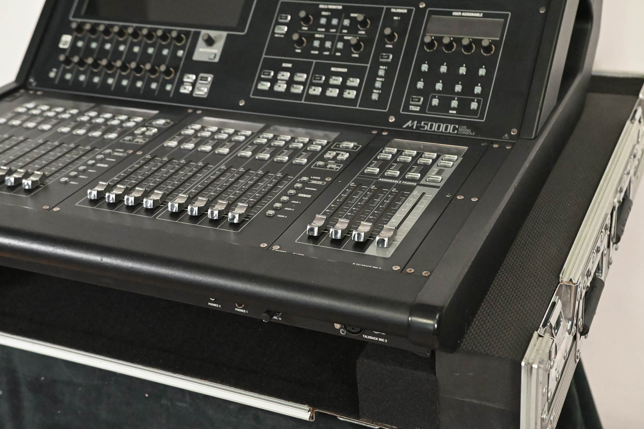 Roland M-5000C Live Mixing Console with Road Case