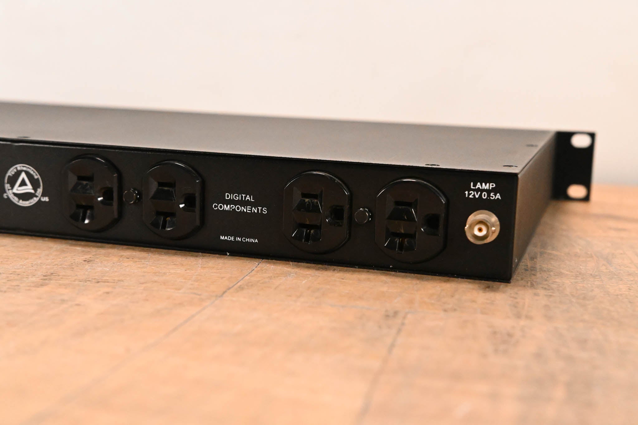 Furman PL-8 Pro Series II Power Conditioner, Distributor