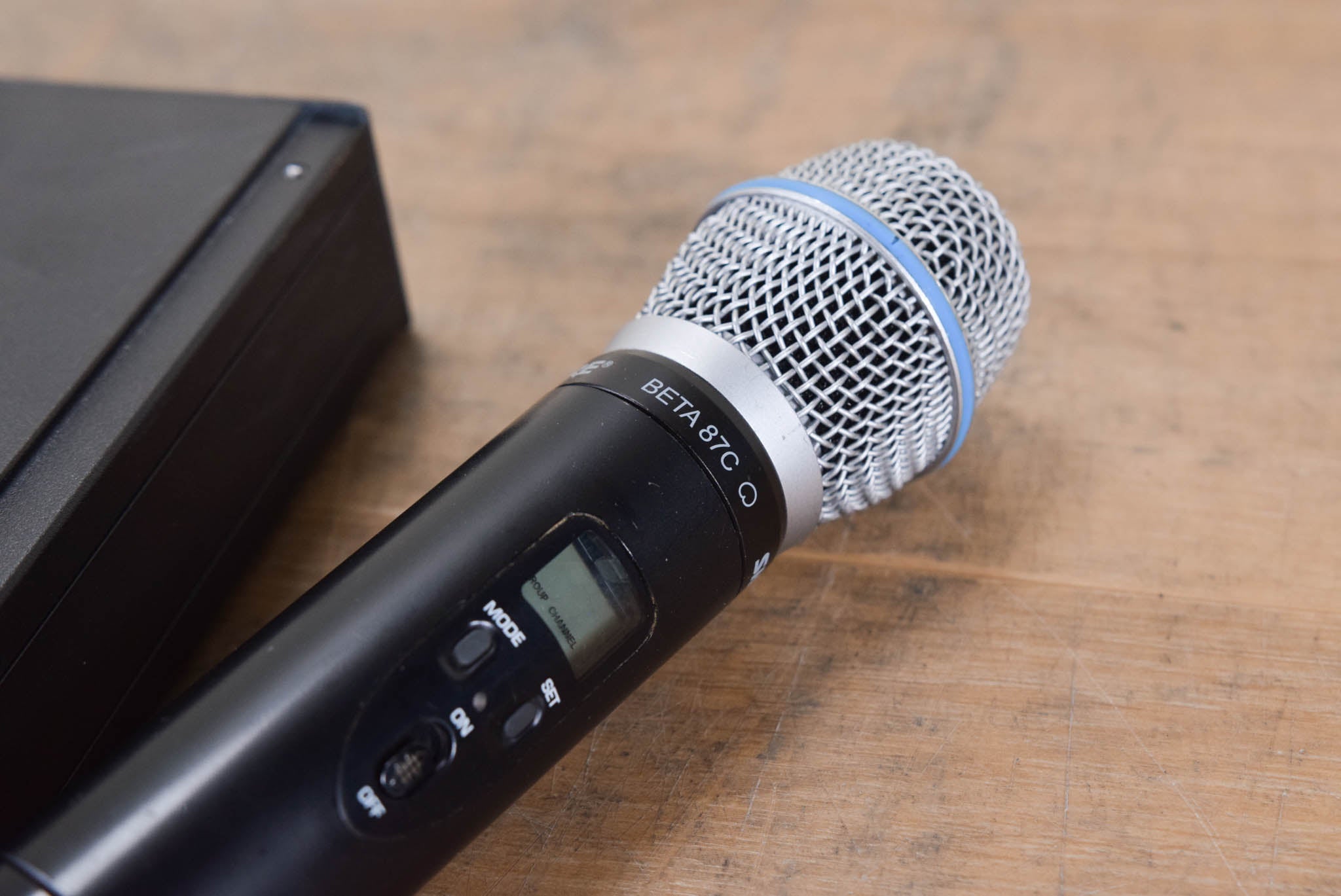 Shure ULXP24 BETA87C Handheld Wireless Mic System NO POWER SUPPLY