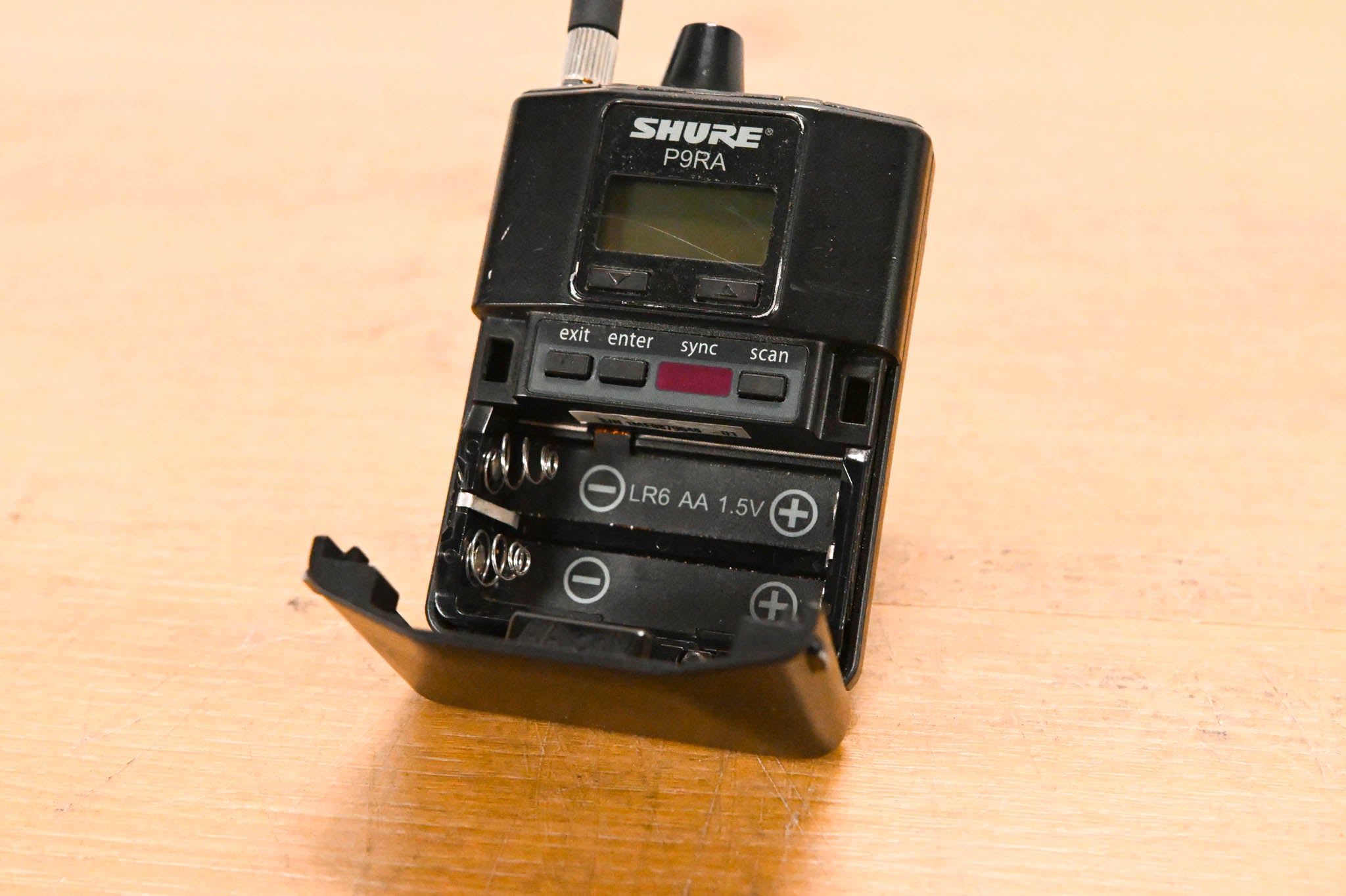Shure P9RA-K1 Wireless Bodypack Receiver - K1 Band: 596-632 MHz