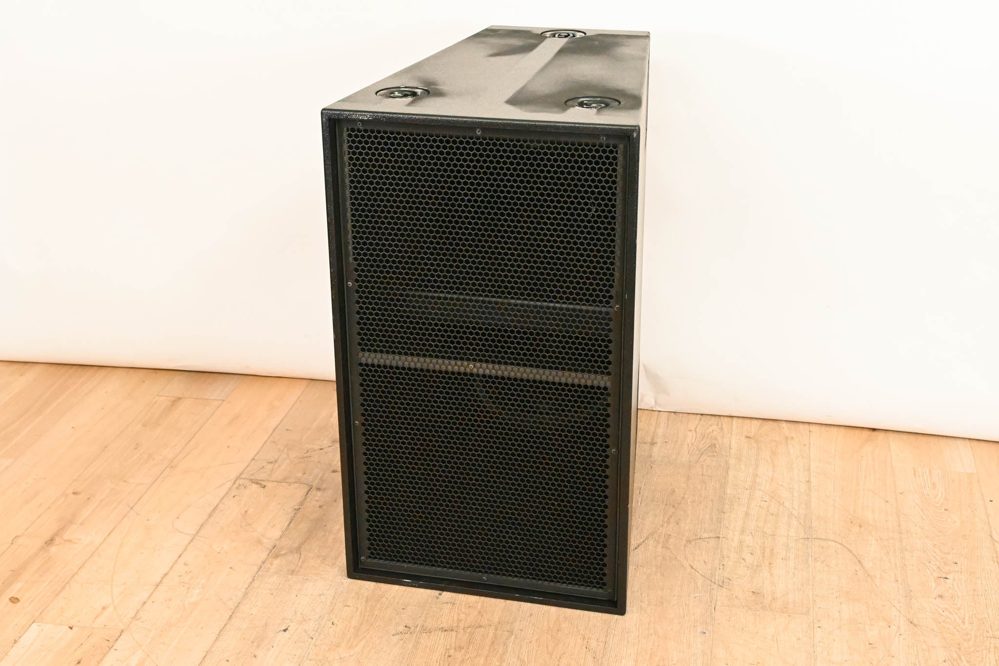 Meyer Sound DS-4P Self-Powered Mid-Bass Reinforcement Loudspeaker