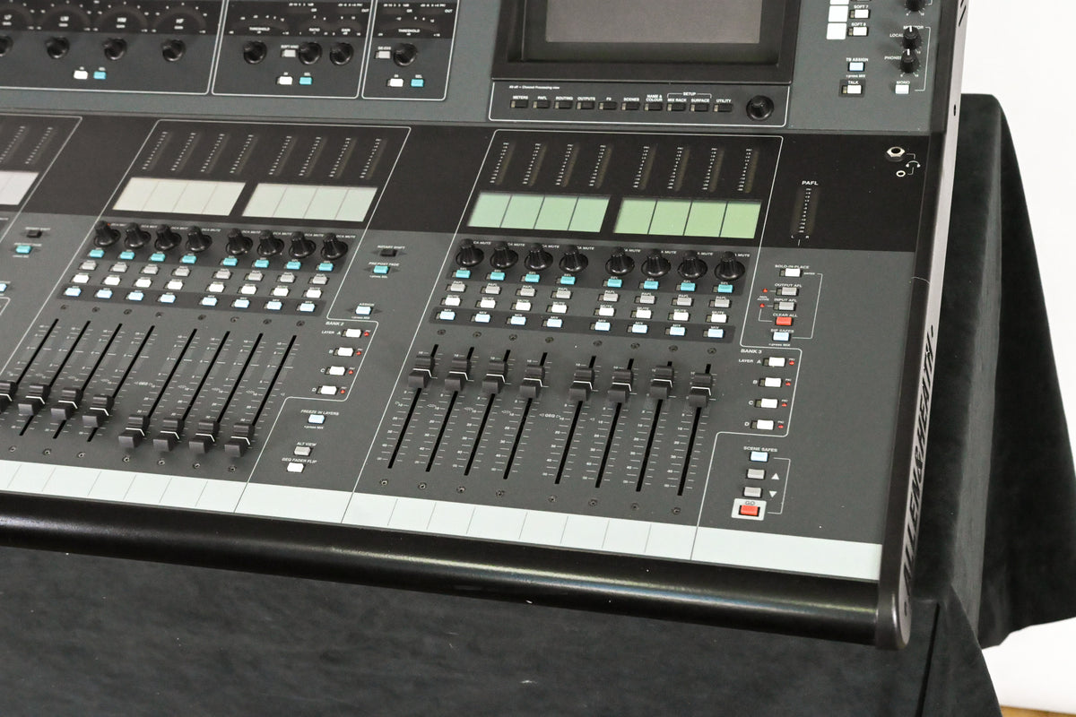 Allen & Heath iLive-T112 Mixing Surface with iDR-48 Fixed Format MixRack