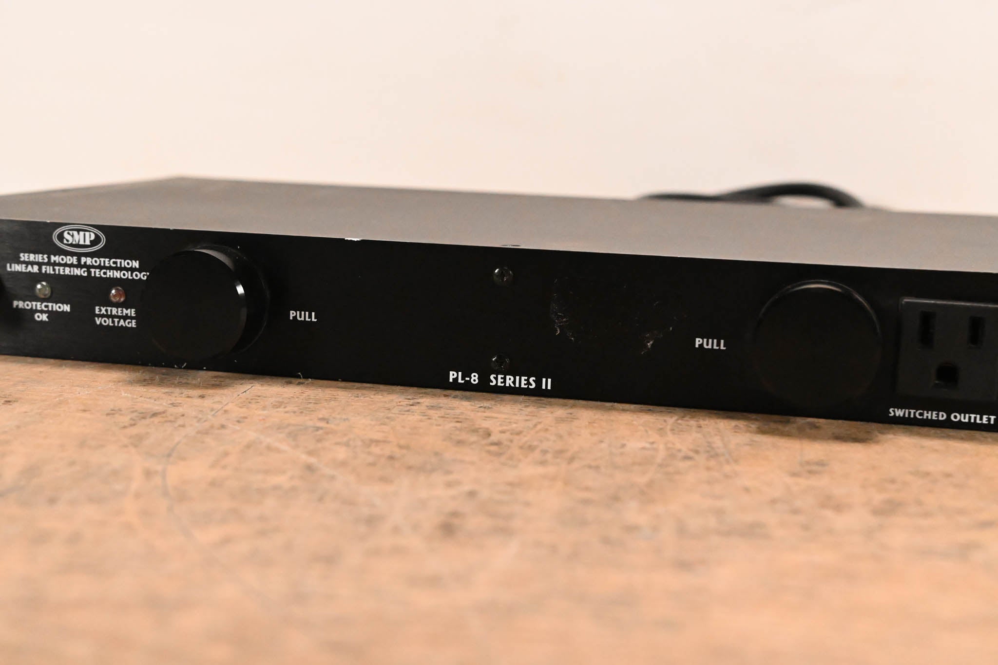 Furman PL-8 Series II 8-Outlet Rackmount Power Conditioner