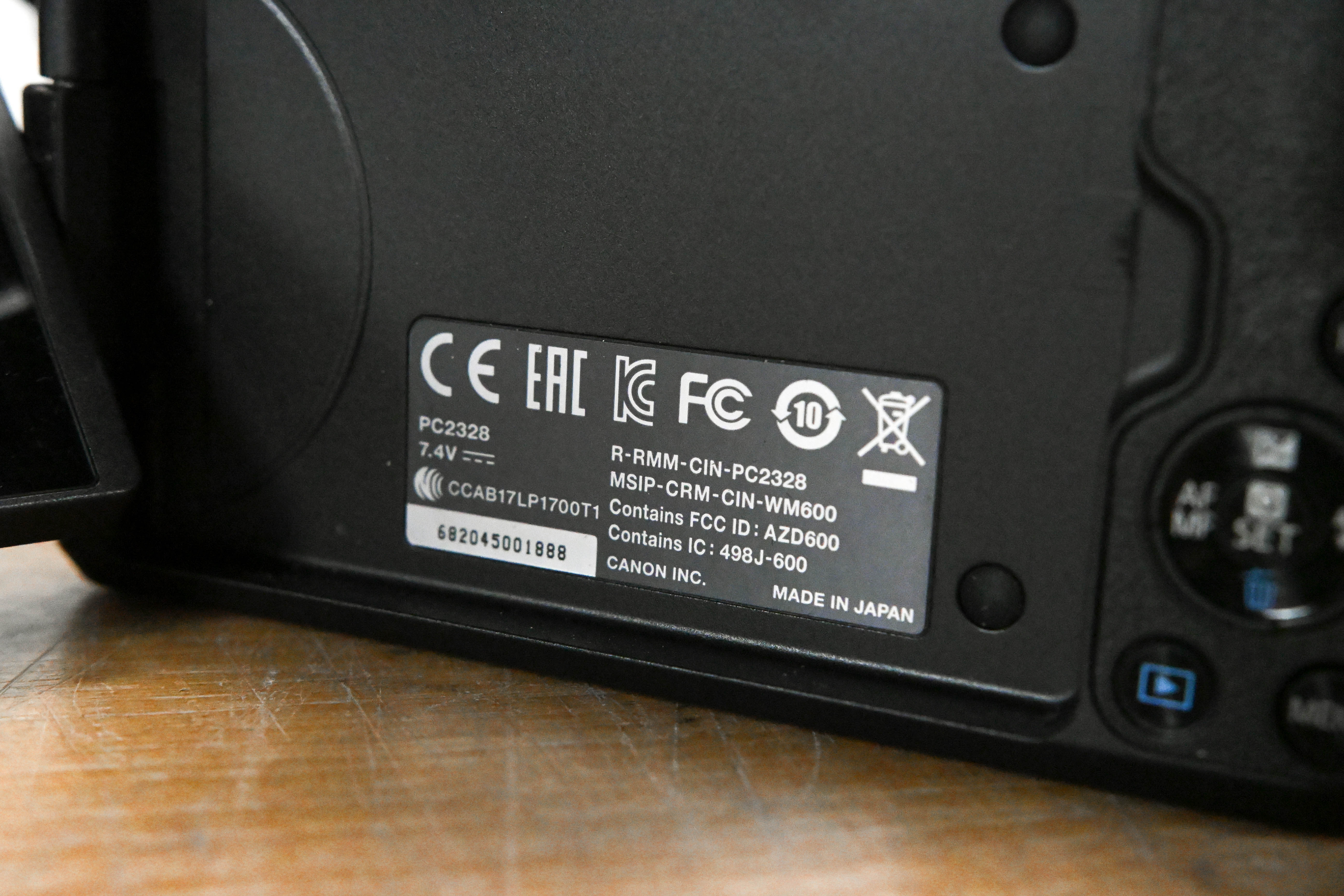 Canon EOS M50 Mirrorless Camera with EF-M 15-45mm f/3.5-6.3 IS STM Lens