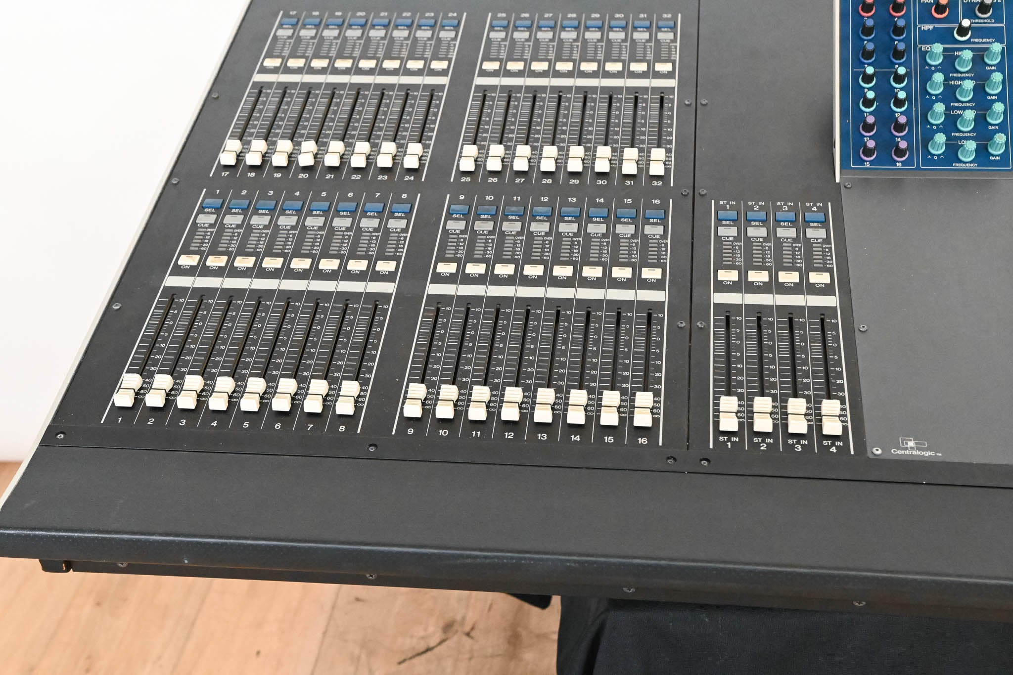 Yamaha M7CL-48 48-Channel Digital Audio Mixing Console