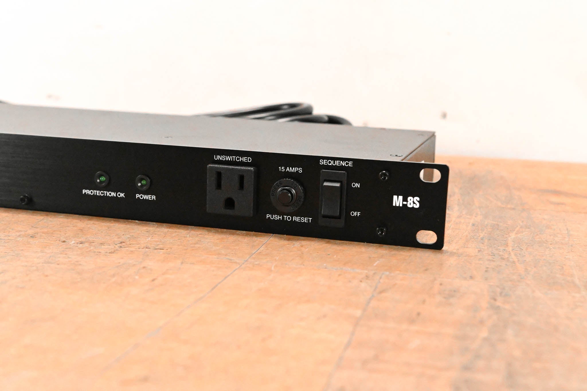 Furman M-8S 15A Standard Power Conditioner with Sequencer