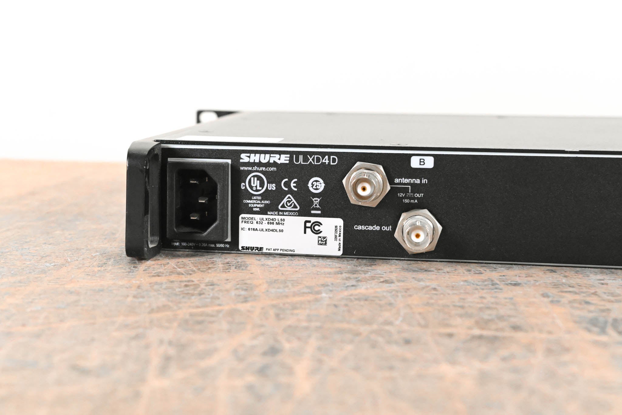 Shure ULXD4D Dual-Channel Digital Wireless Receiver L50 Band: 632-696MHz