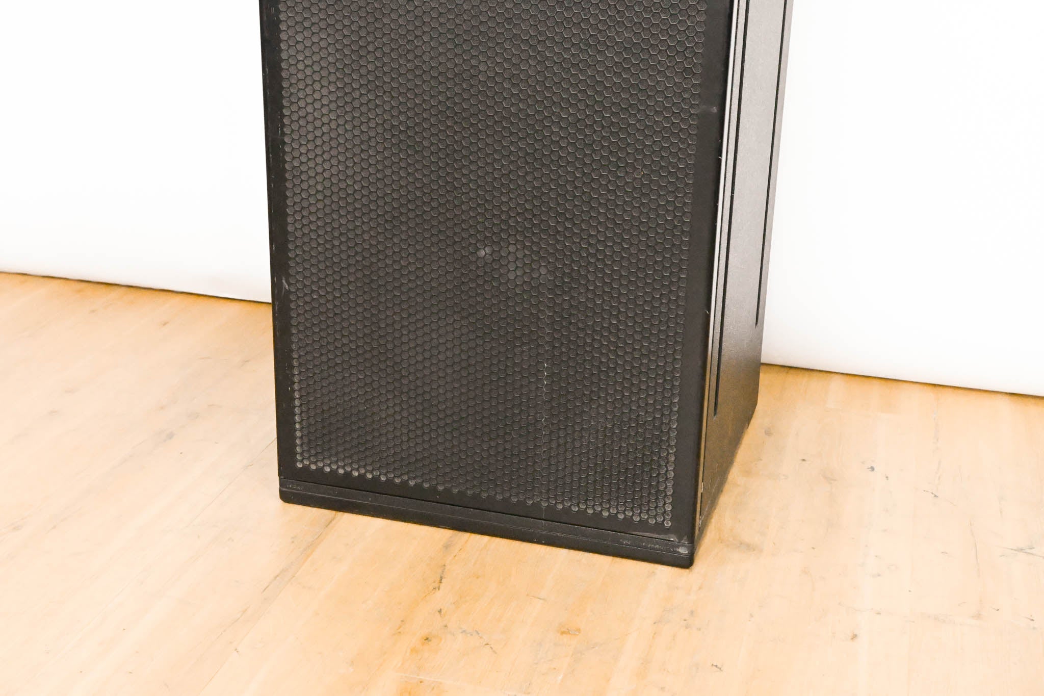 Meyer Sound 600-HP Compact High-Power Subwoofer
