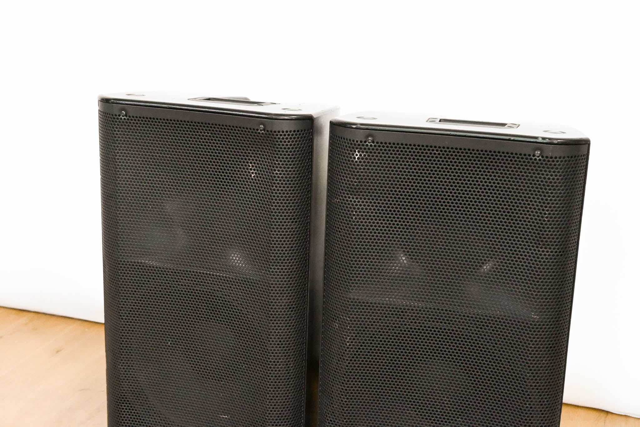 QSC K12 2-Way 1000W Powered Lightweight Loudspeaker (PAIR)