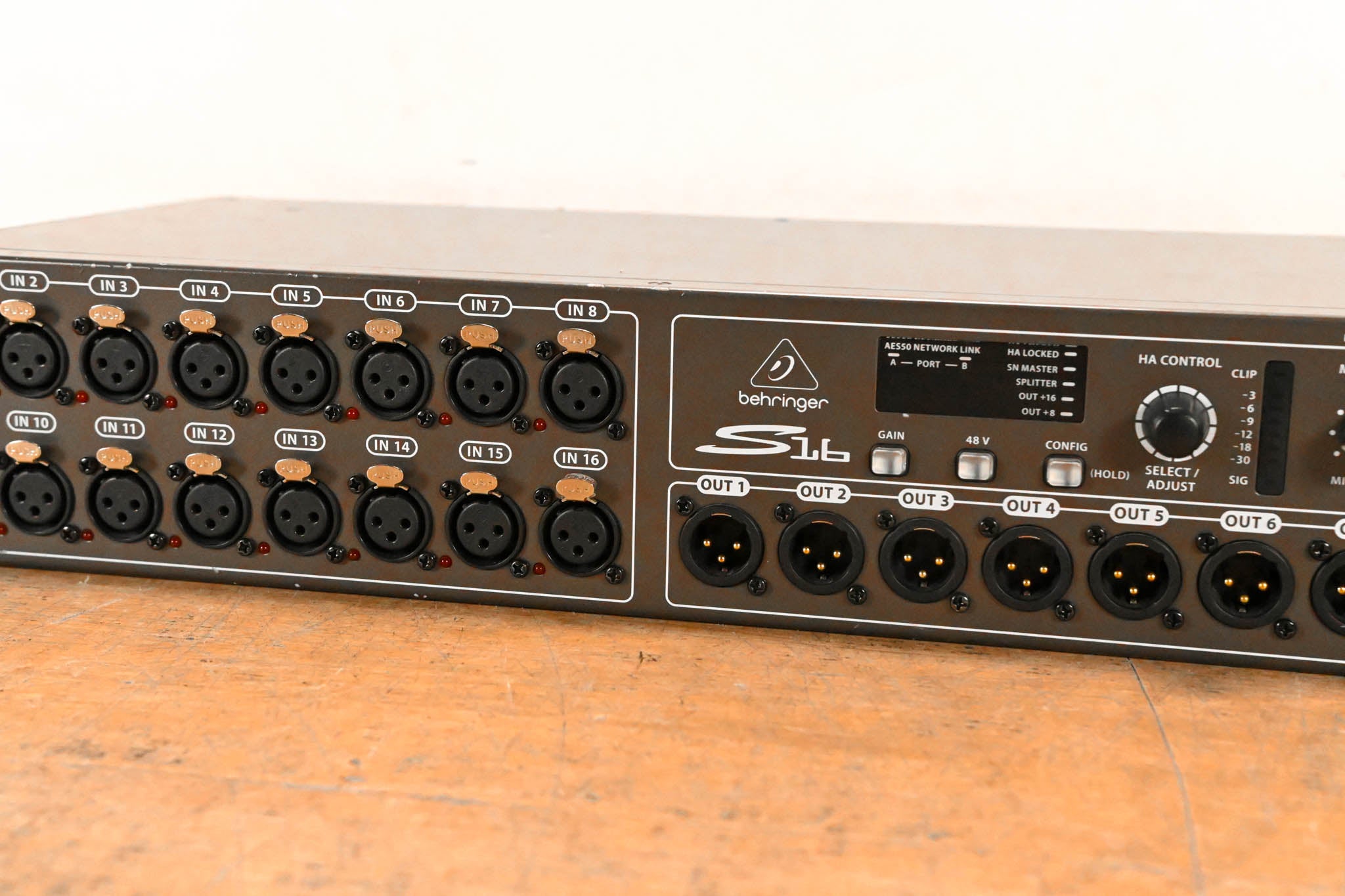 Behringer S16 16 x 8 Digital Stage Box