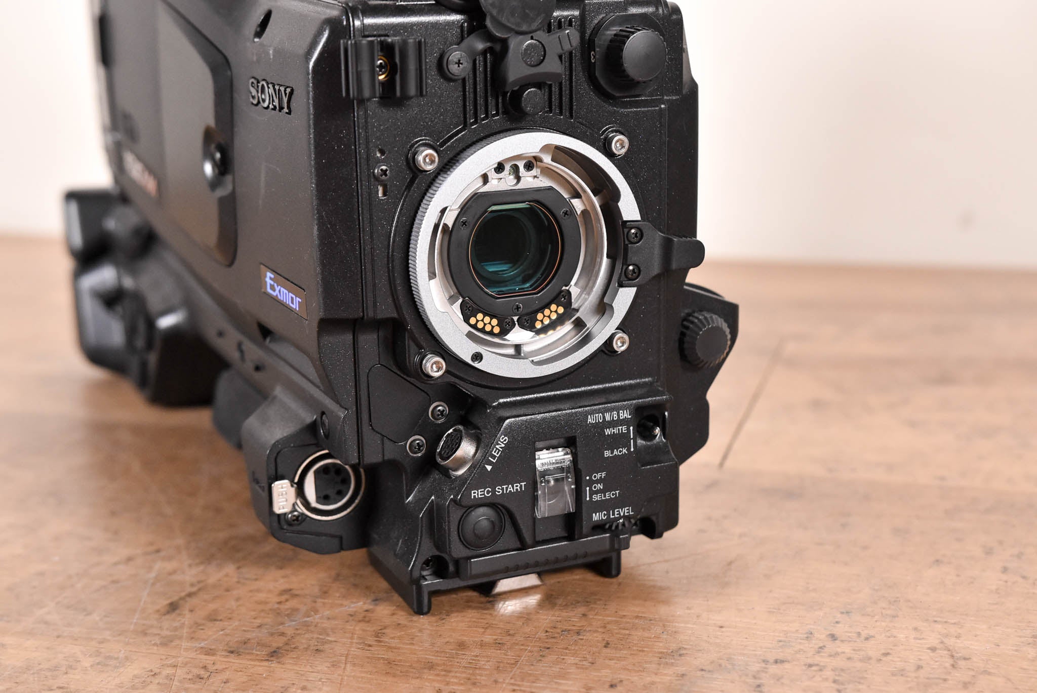 Sony PXW-X320 XDCAM Solid State Memory Camcorder CG00ZB7