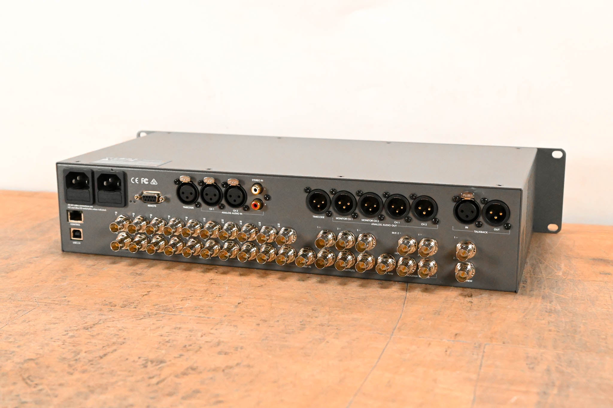 Blackmagic Design ATEM 4 M/E Broadcast Studio 4K