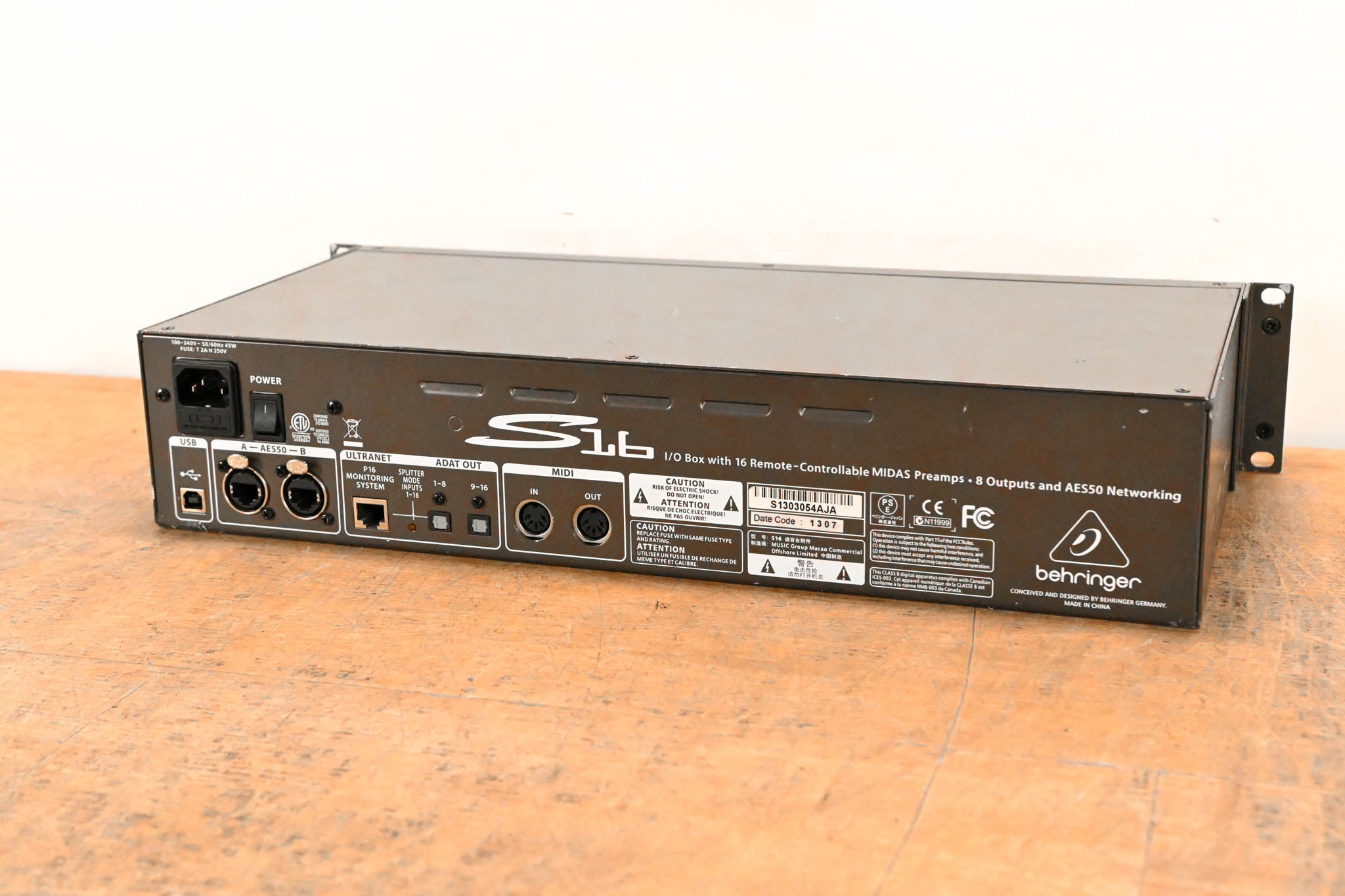 Behringer S16 16 x 8 Digital Stage Box