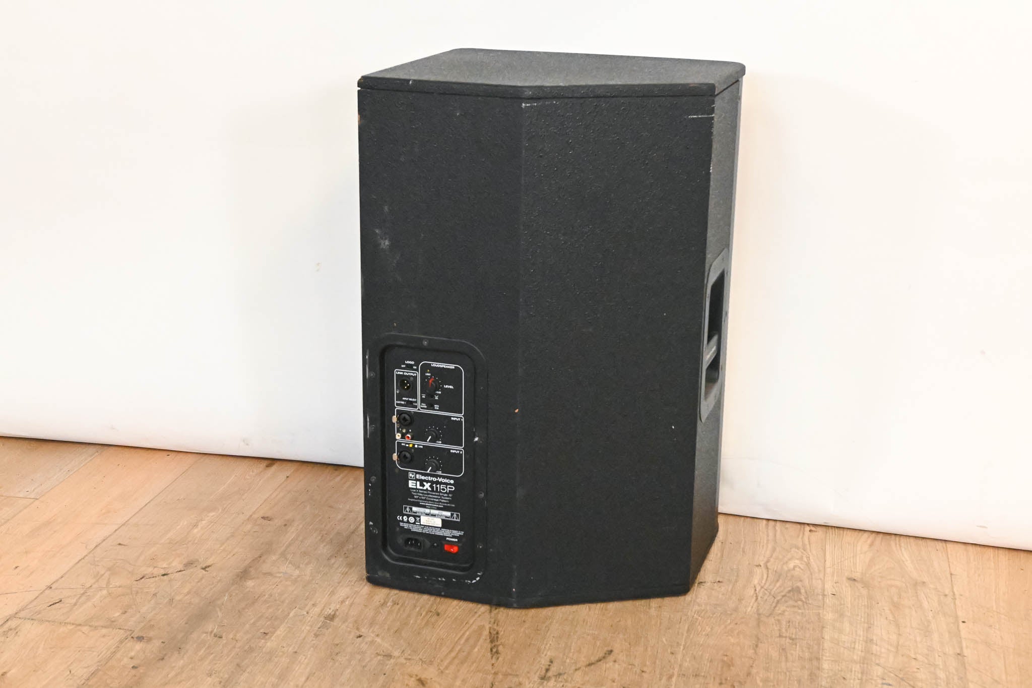 Electro-Voice (EV) ELX115P 15" Live X Two-Way Powered Loudspeaker