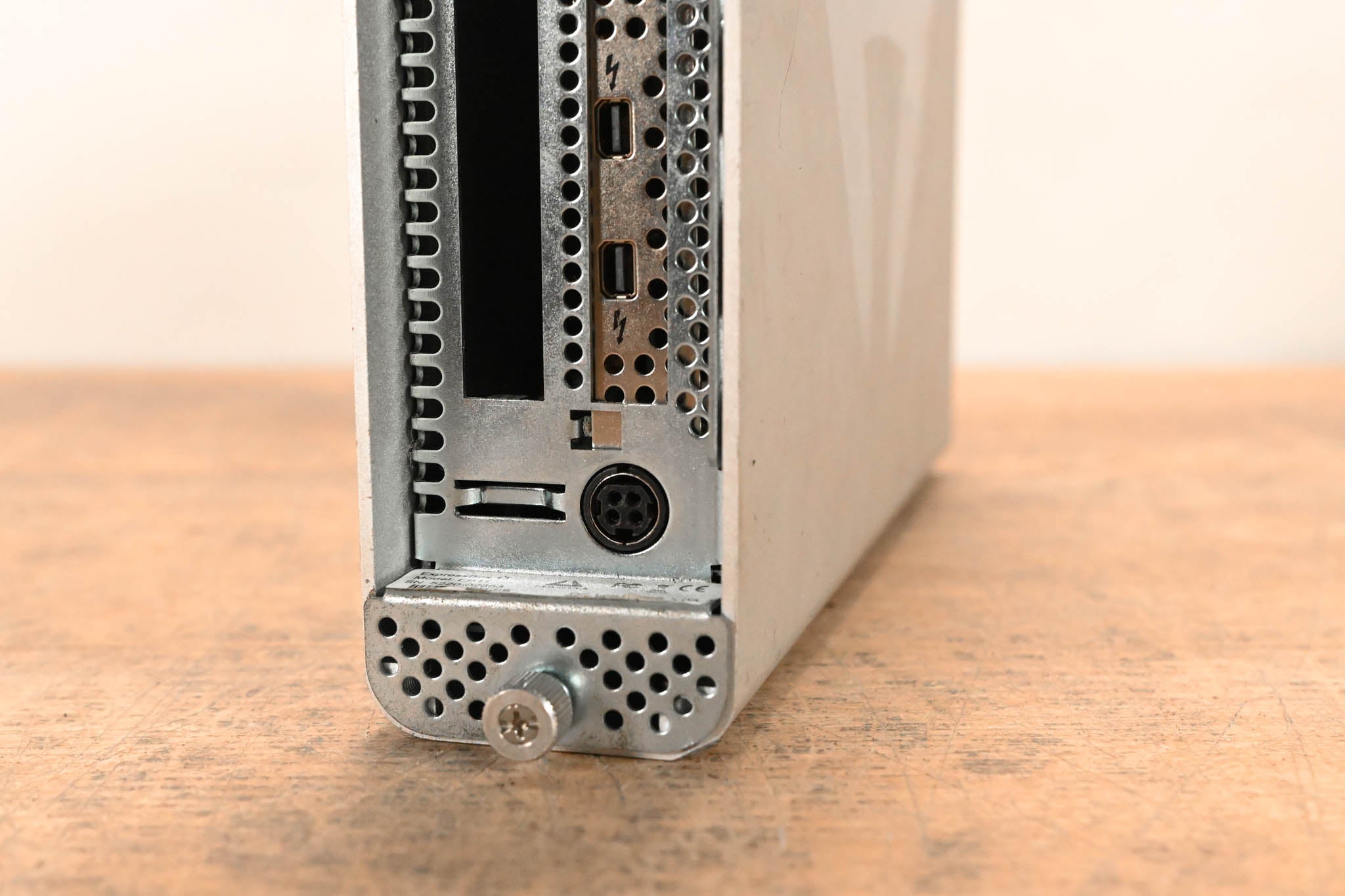 Magma EB1T ExpressBox 1T Thunderbolt 2 to PCIe Expansion Chassis NO PSU