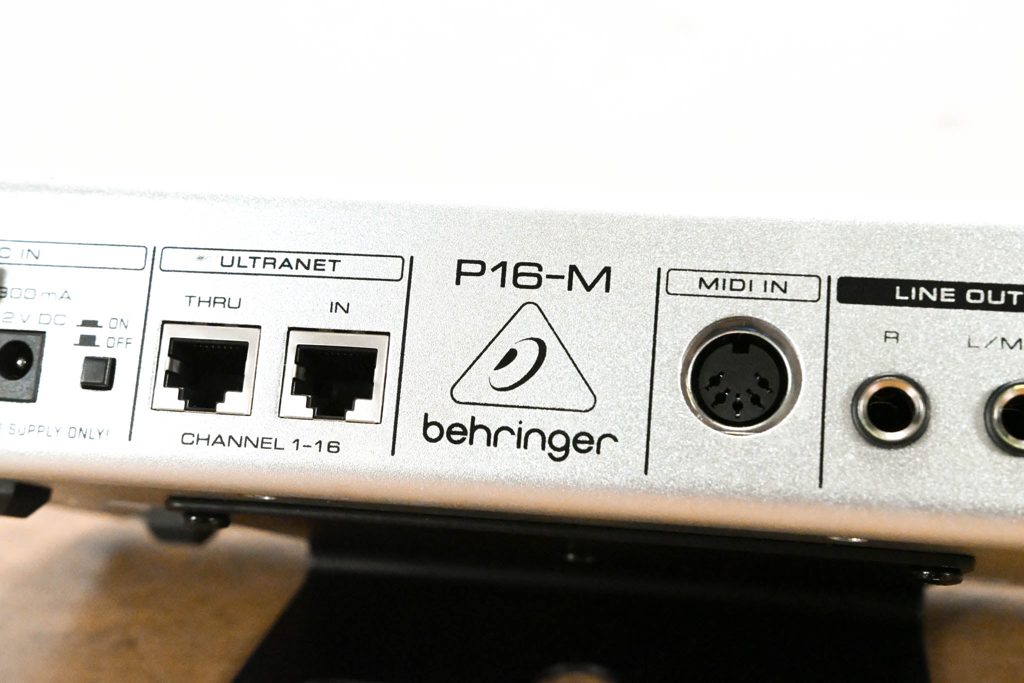 Behringer Powerplay P16-M 16-Channel Digital Personal Mixer
