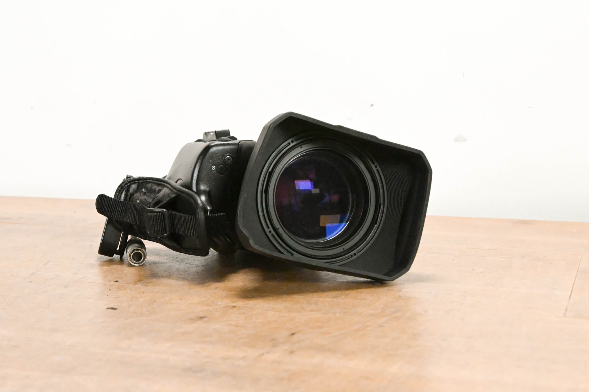 Fujinon Th17x5BRMU Broadcast Zoom Lens - 1:1.4/5-85mm