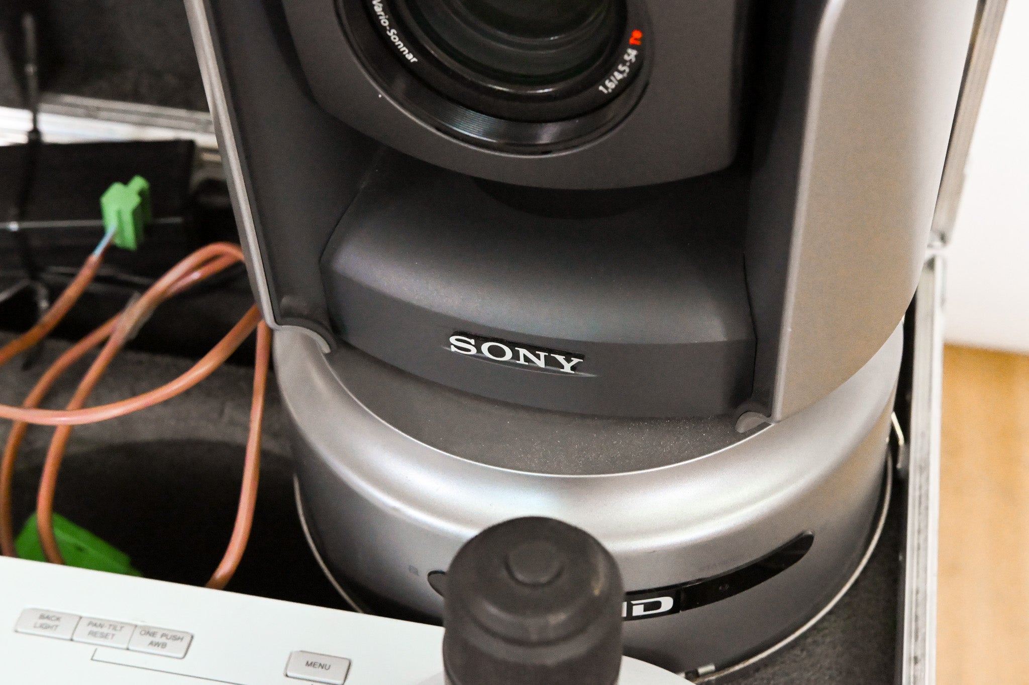 Sony BRC-H700 1/3-Inch 3-CCD HDTV Communications Camera w/ RM-BR300