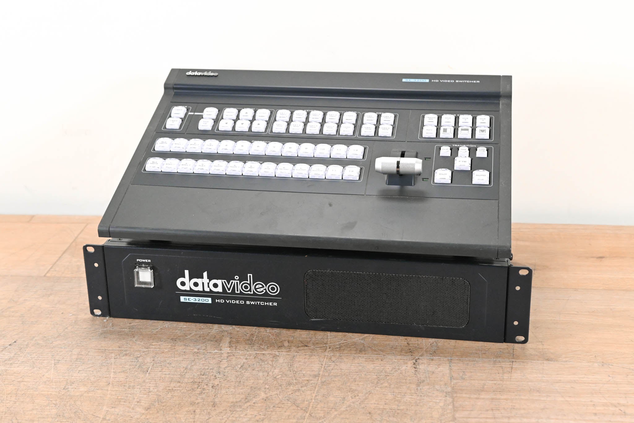 Datavideo SE-3200 HD 12-Channel Digital Video Switcher