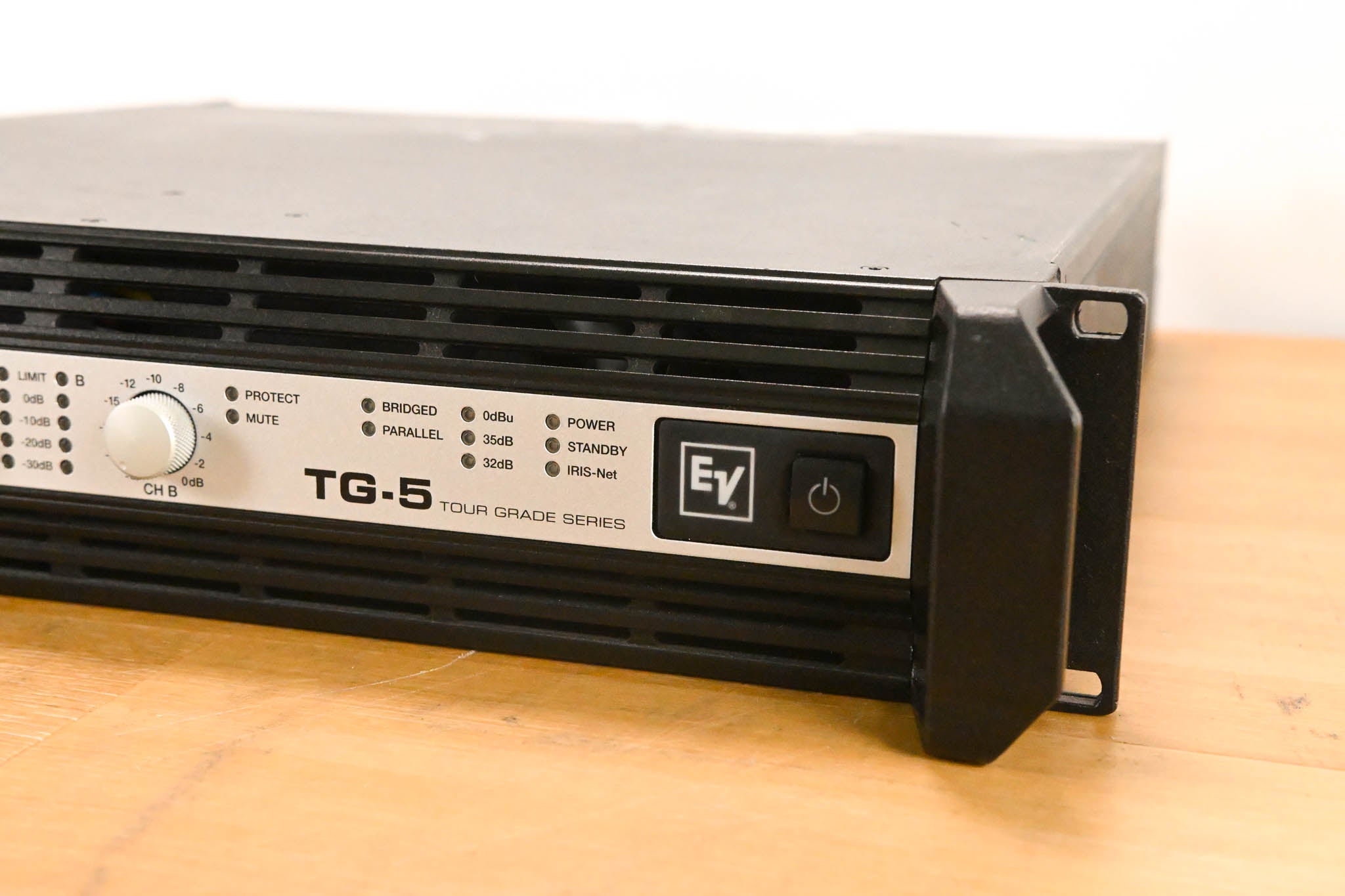 Electro-Voice (EV) TG-5 120V 2-Channel Tour Grade Power Amplifier